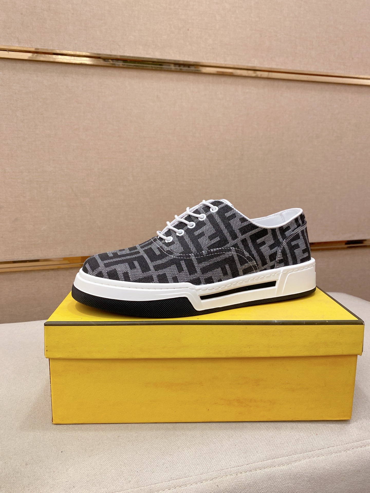 Fendi FF Logo Low-Top Sneakers Black