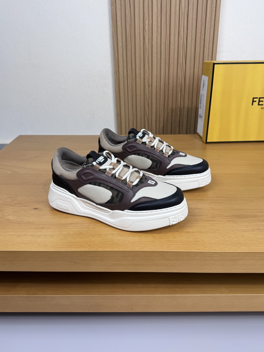 Fendi Leather FF Sneakers Multicolor