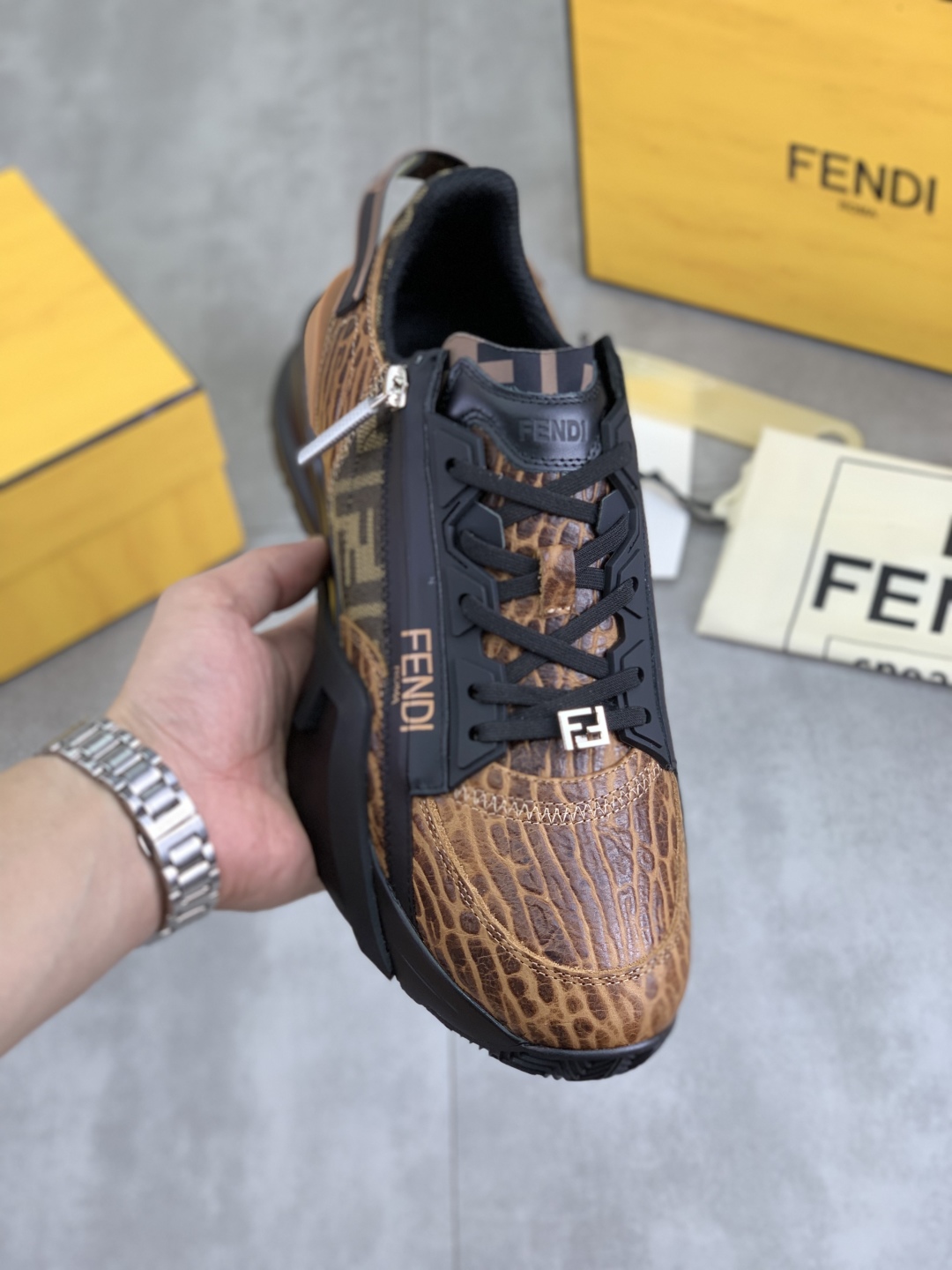 Fendi Flow Low-Top Sneakers Brown/Black