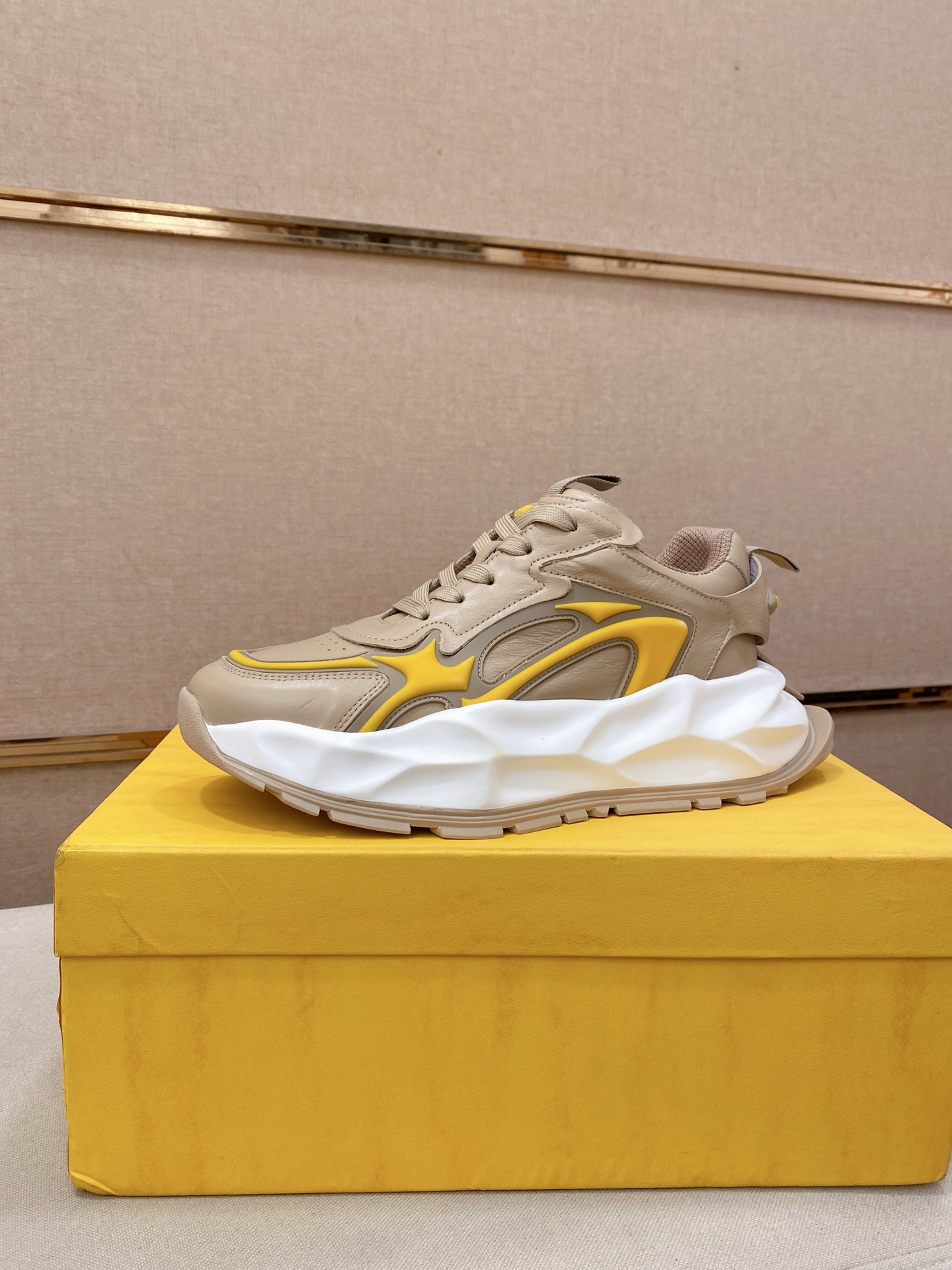 Fendi Flow Chunky Sneakers Beige/Yellow