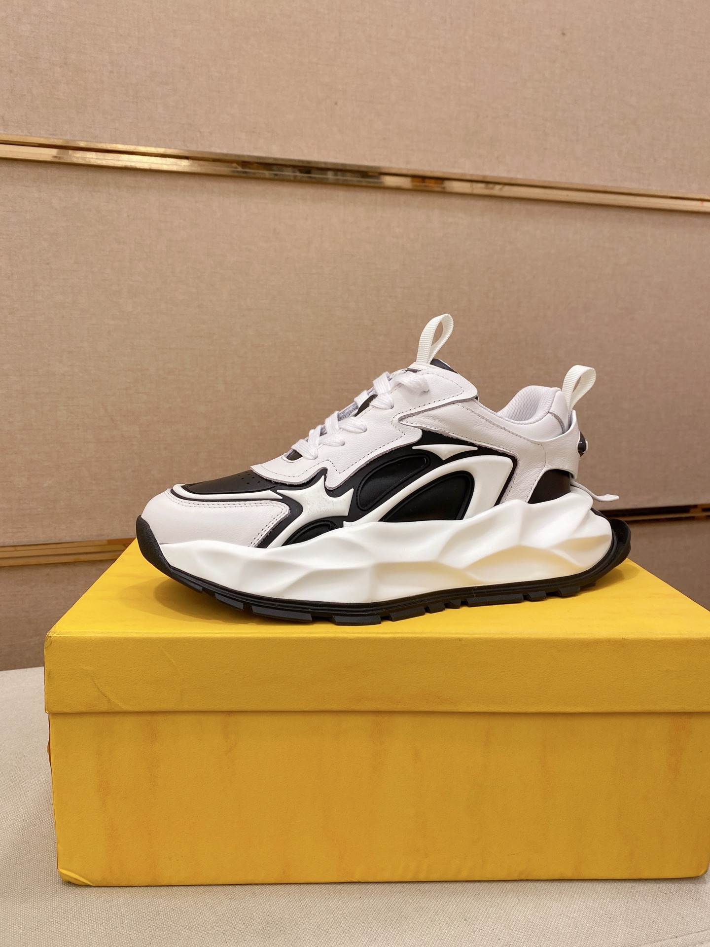 Fendi Flow Chunky Sneakers Black/White