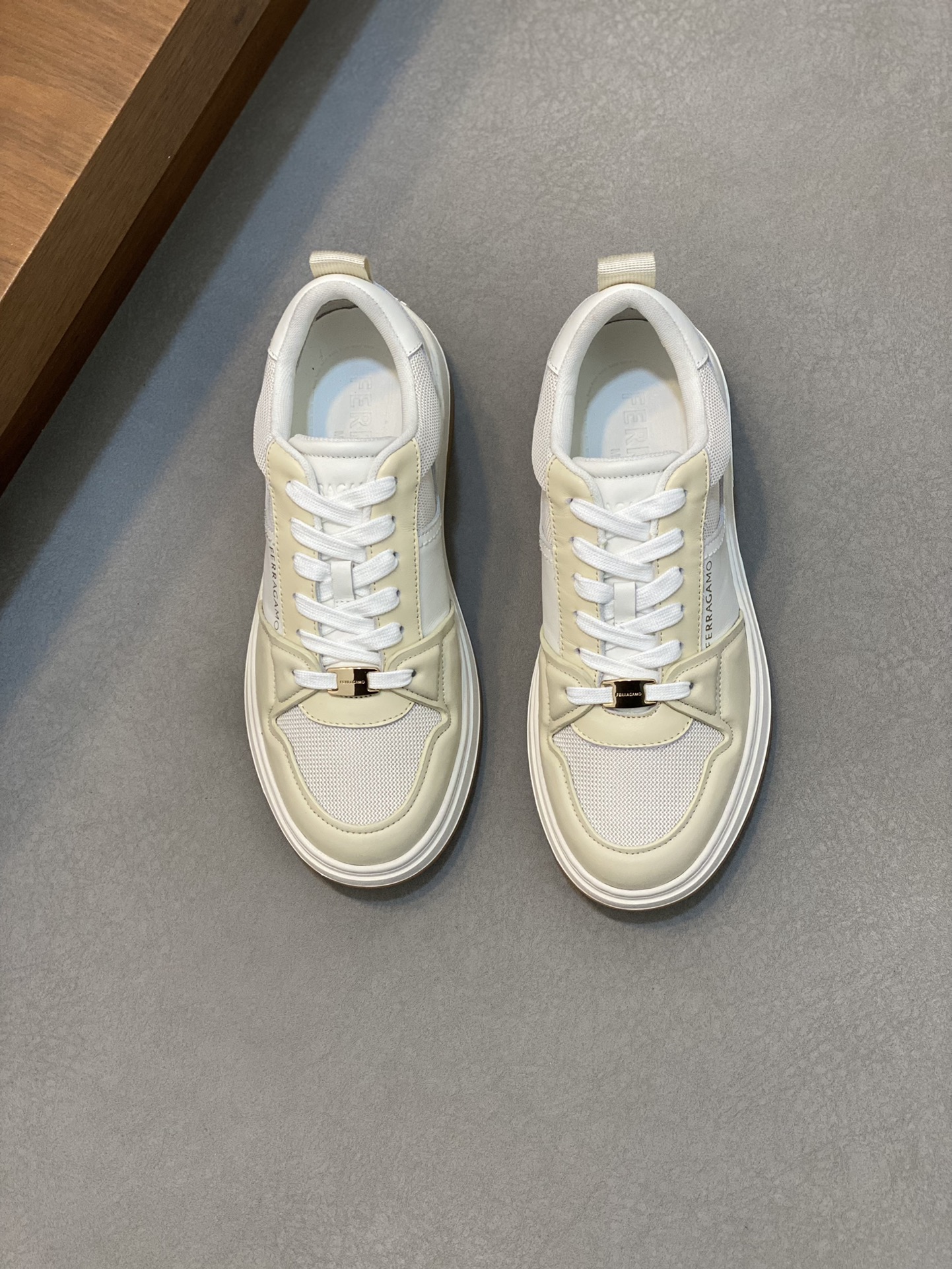 Ferragamo Nappa Leather Low-Top Sneakers White/Beige