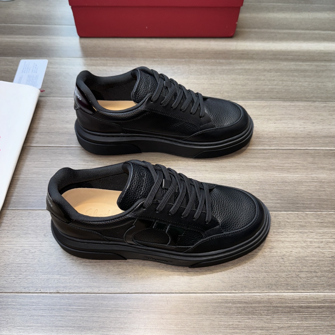 Ferragamo Logo Low-Top Sneakers Black