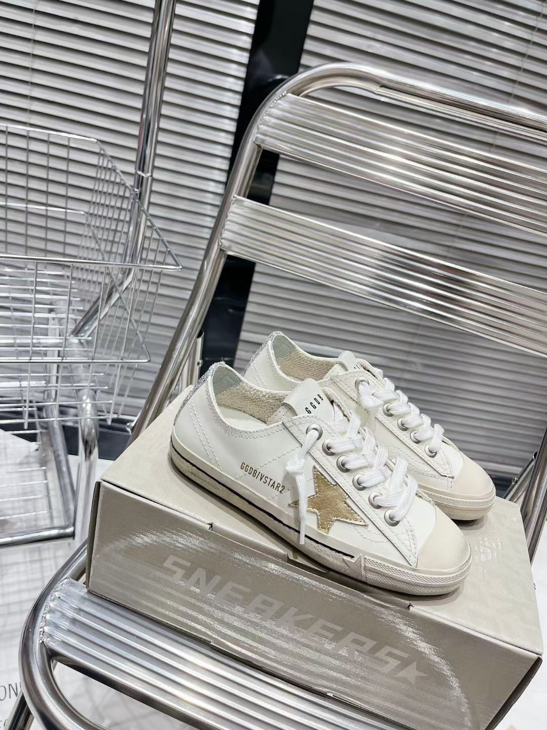 Golden Goose VSTAR2 Sneakers White/Gold