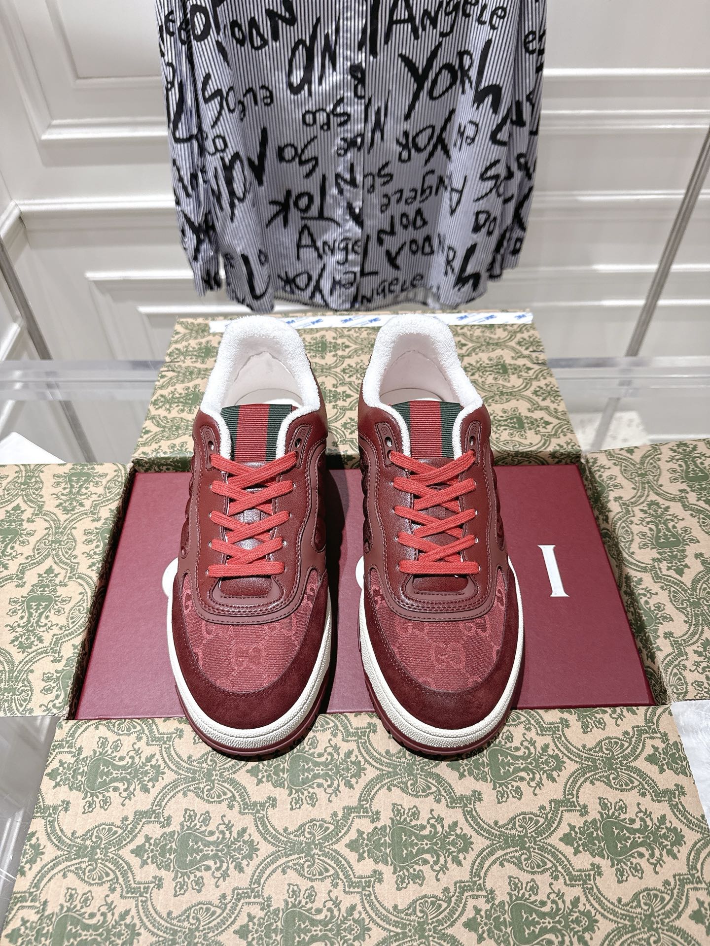 Gucci Vintage Low-Top Sneakers Burgundy