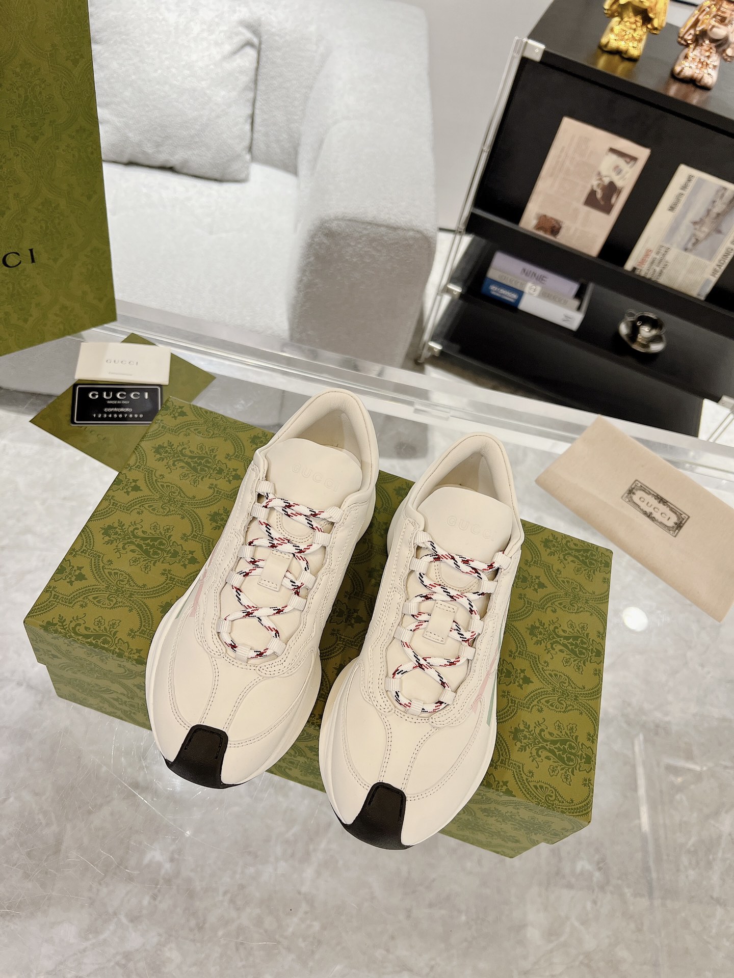 Gucci 22SS Chunky Dad Sneakers Off-White