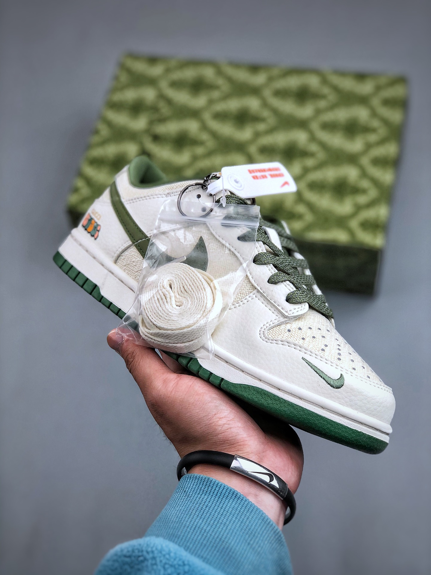 Nike Dunk Low Canvas Sneaker Off-White/Green