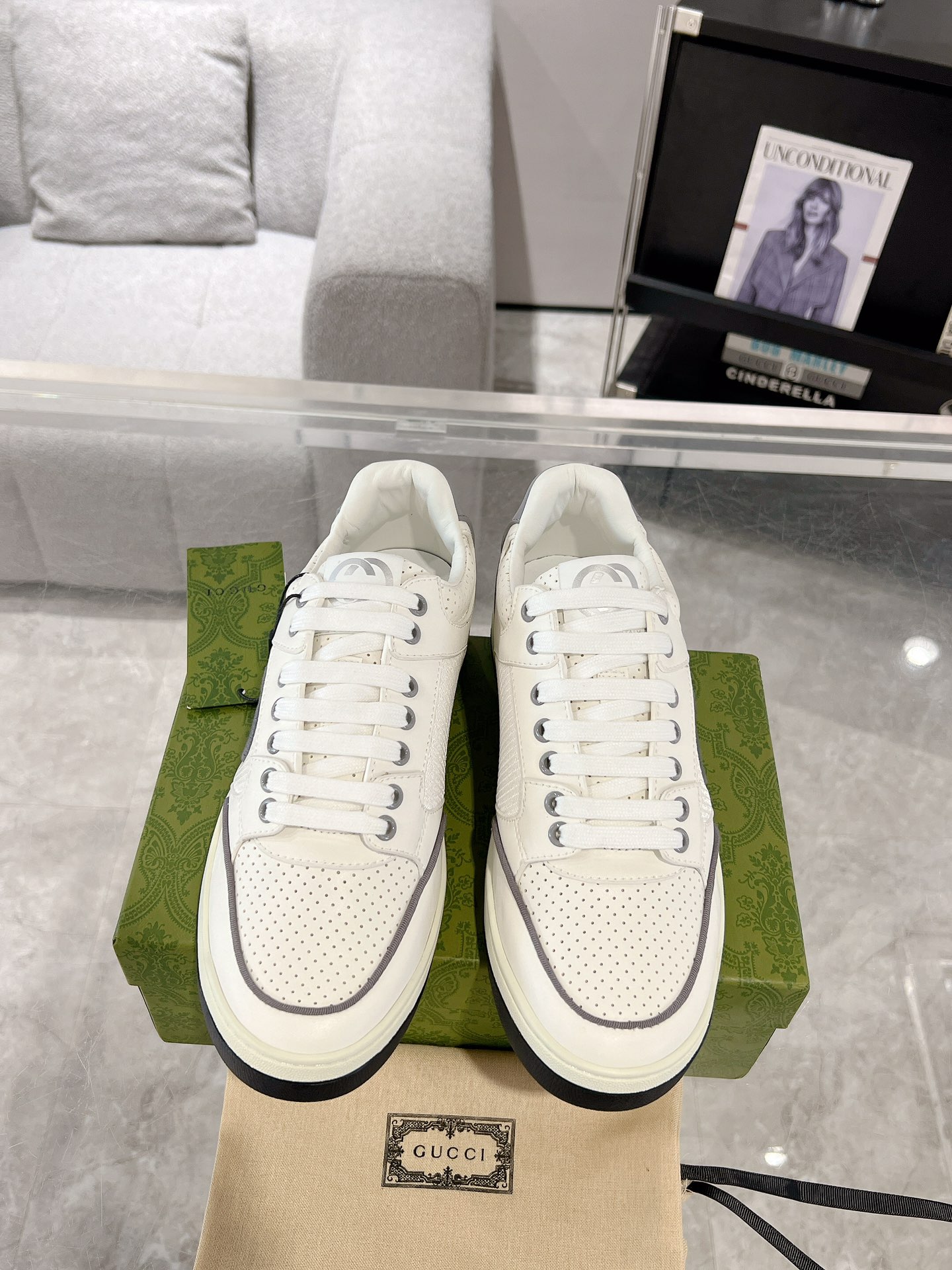 Gucci Interlocking GG Retro Sneakers White/Gray