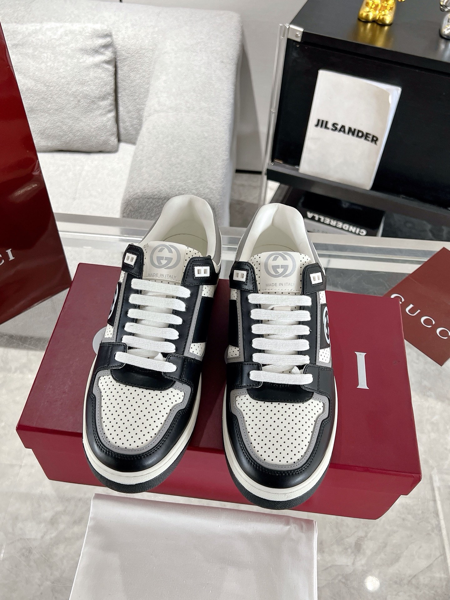 Gucci GG Retro Defense Sneakers Black/White
