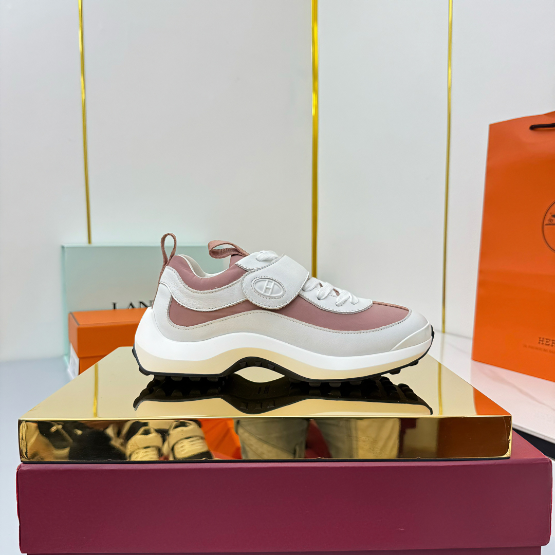 Hermes Loosneaker Leather Sneaker Pink