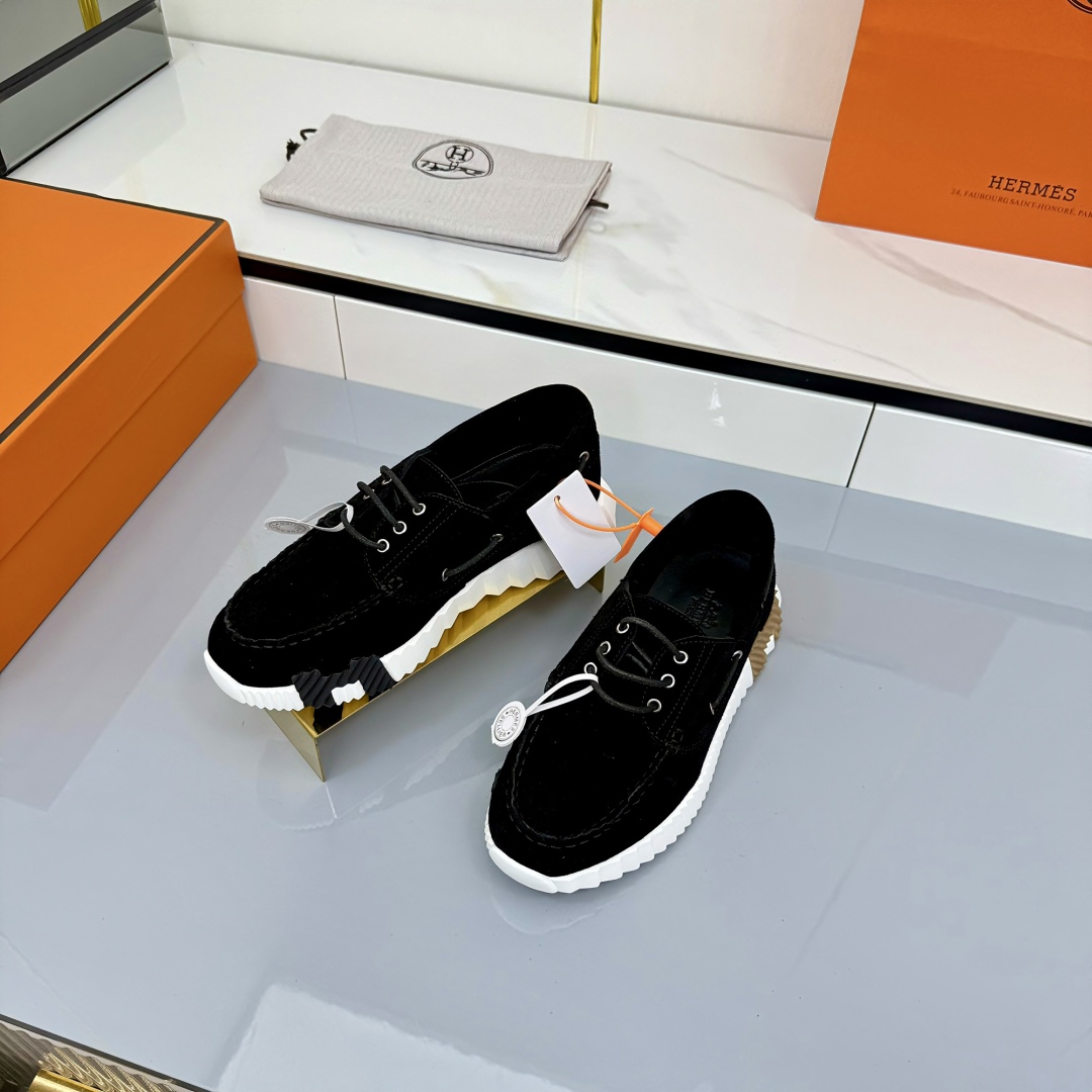 Hermes Loosneaker Leather Sneaker Black