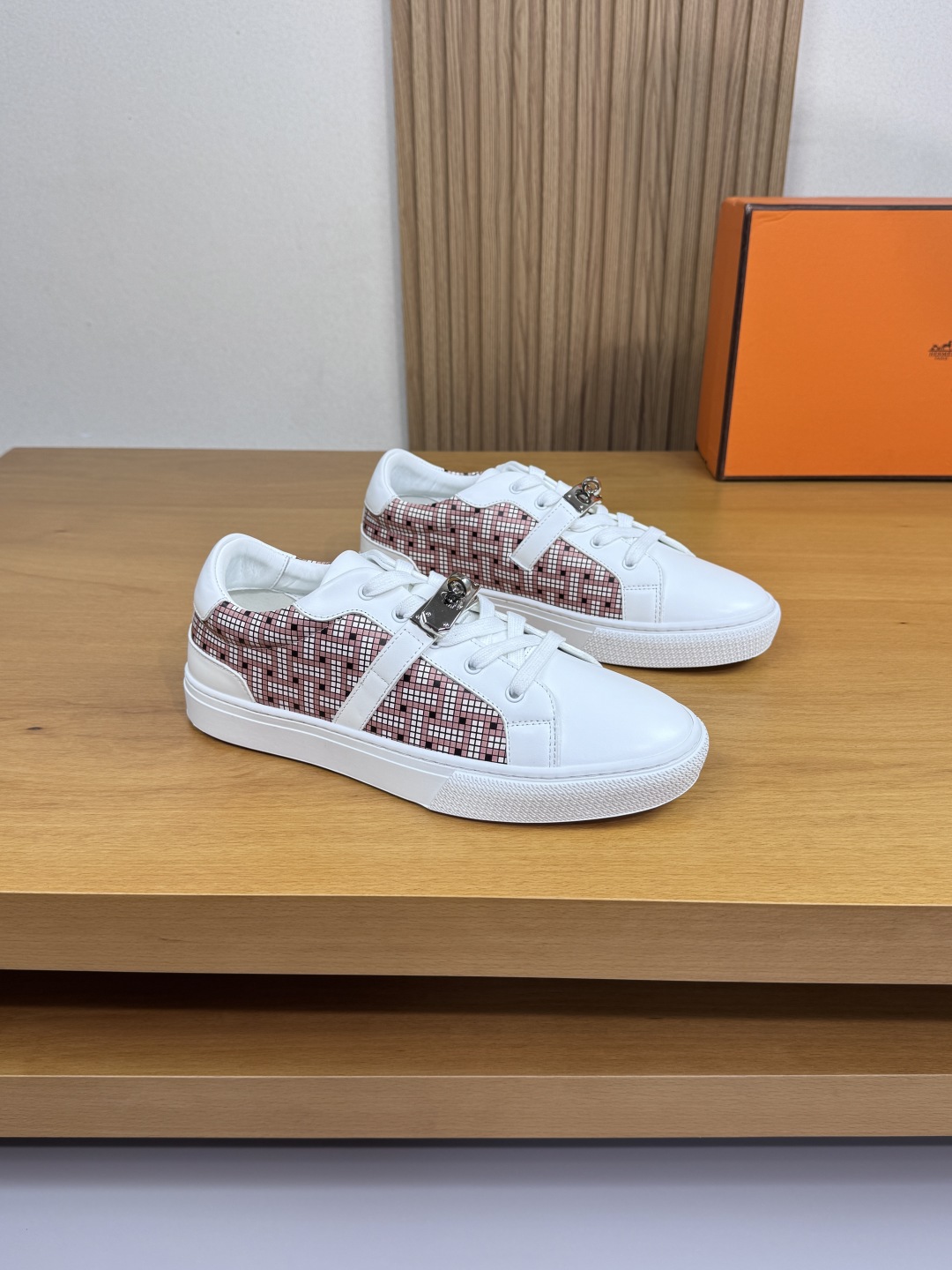 Hermes Leather Buckle Sneakers White/Pink