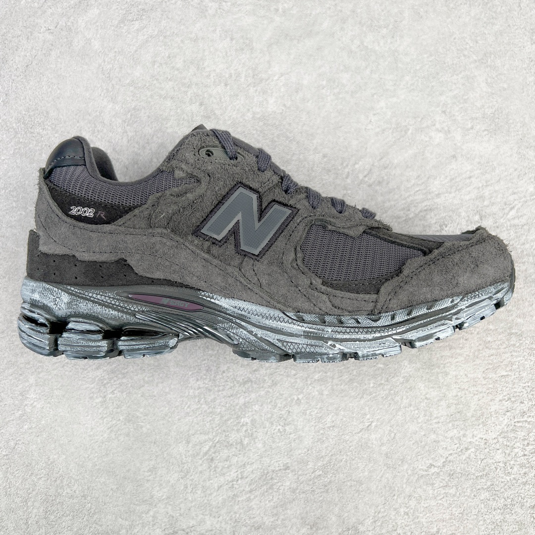 New Balance 2002R Suede Runner Grey