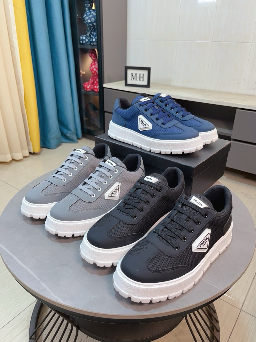 Prada Logo Low-Top Sneakers Black