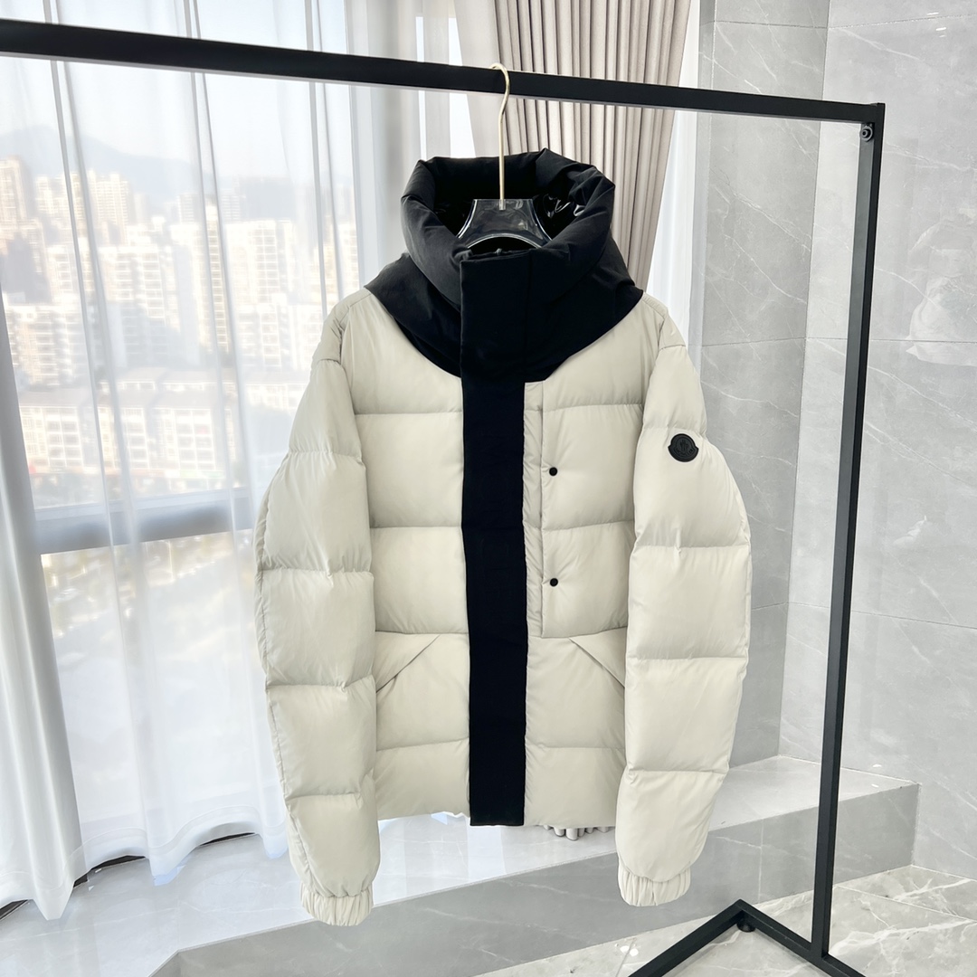 Moncler Madeira Down Jacket Grey/Black