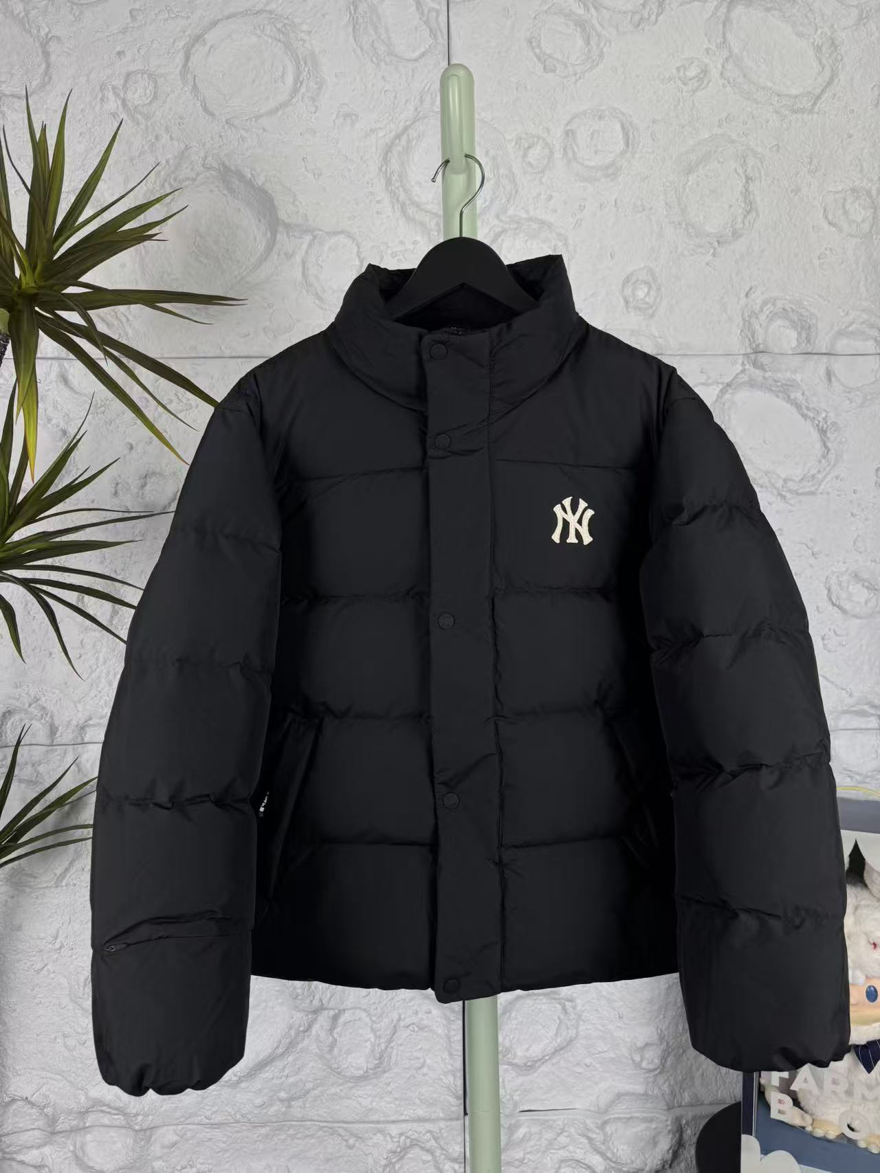 MLB NY Embroidered Down Puffer Black