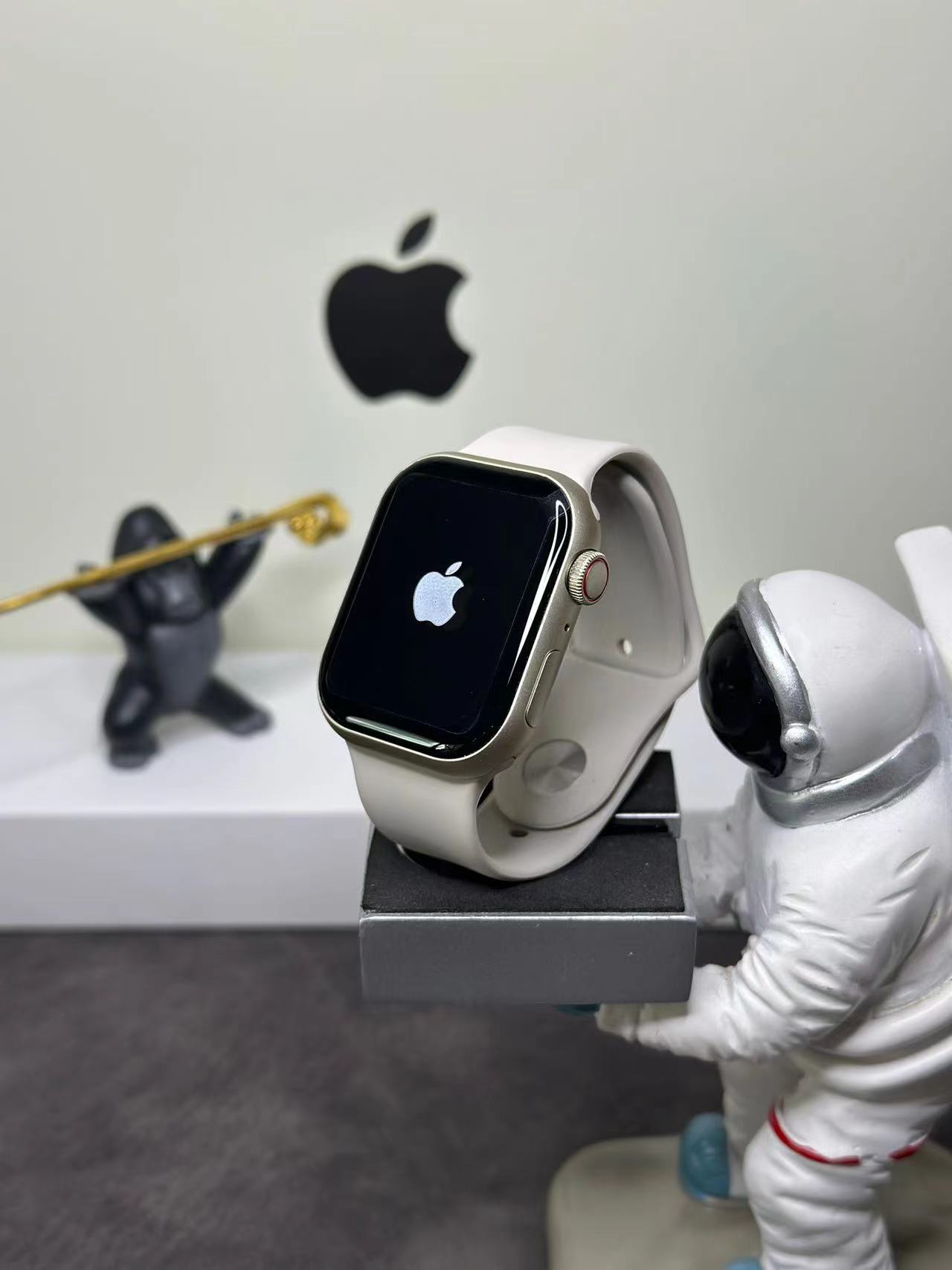 Apple Watch Series 9 S9 45mm OLED Smartwatch Starlight