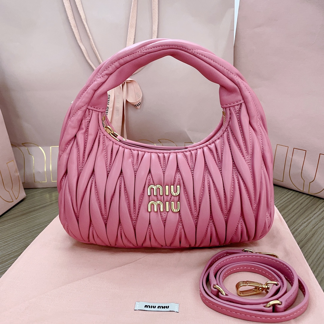Miu Miu Miu Wander Matelasse Bag Pink