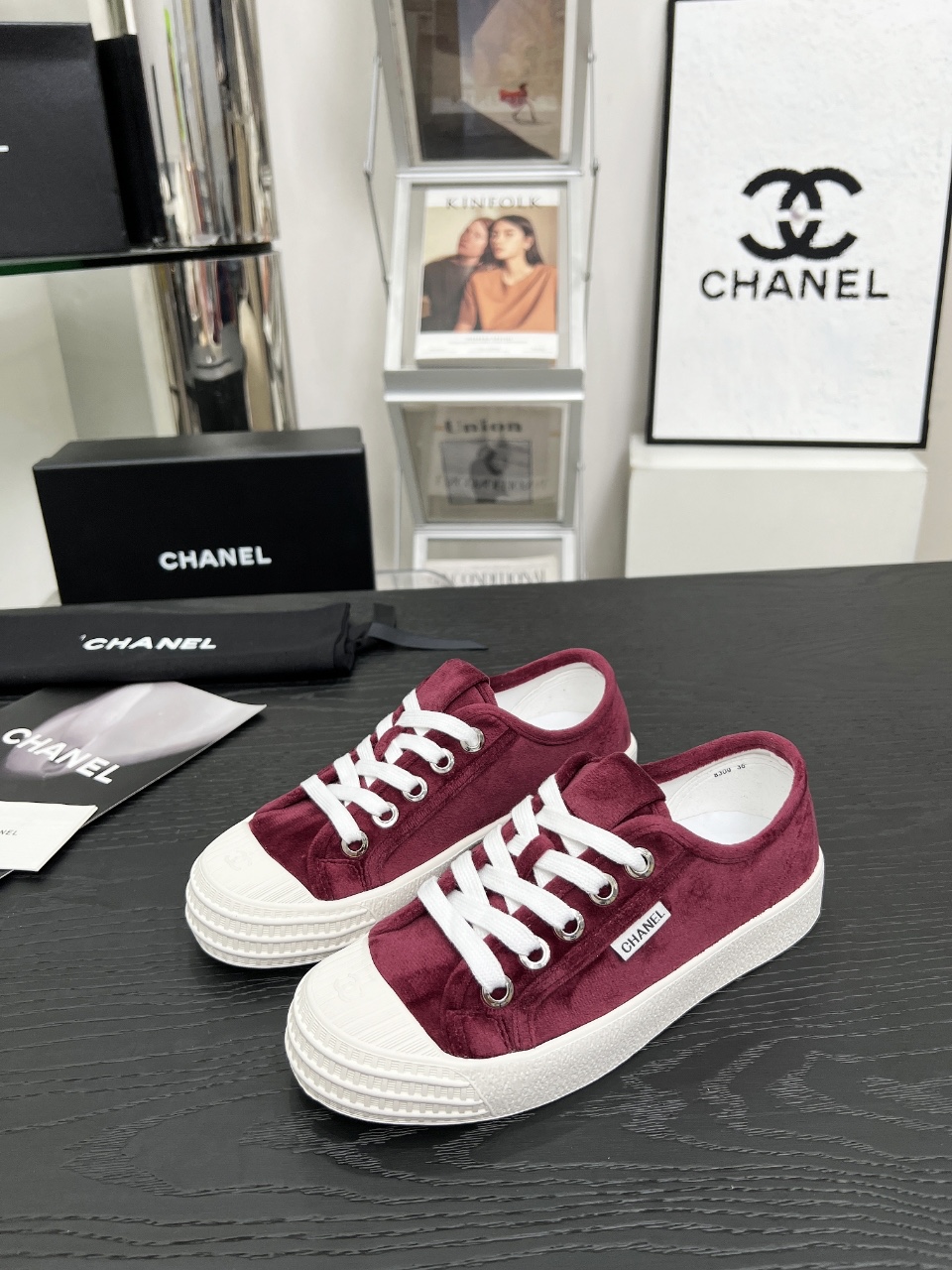 Chanel Vintage Low-Top Sneakers Burgundy