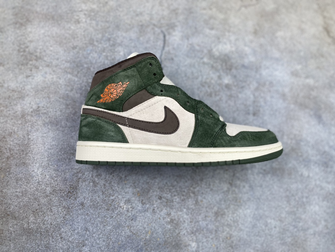 Jordan AJ High Shoes Beige