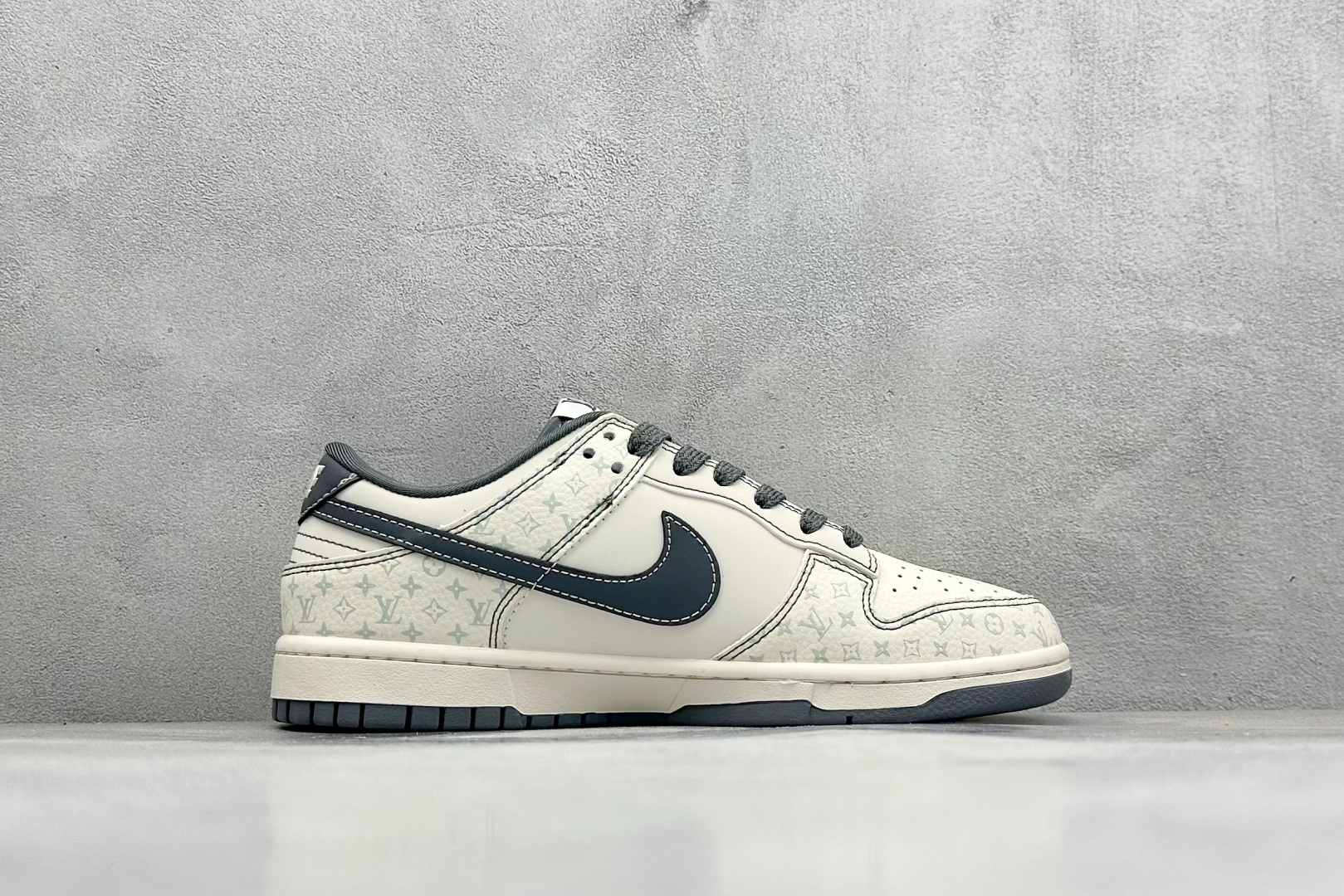 Nike SB Dunk LV Low Grey