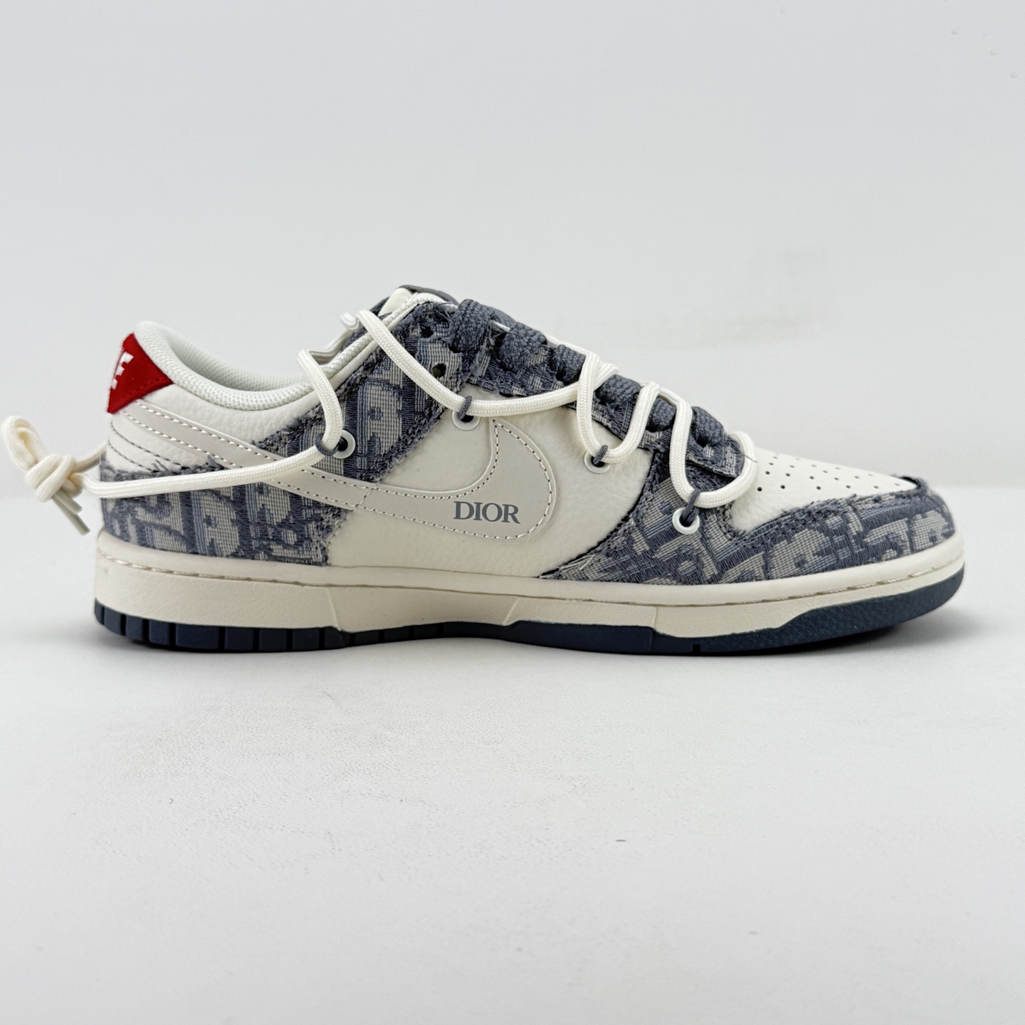 Nike SB Dunk Low Grey White