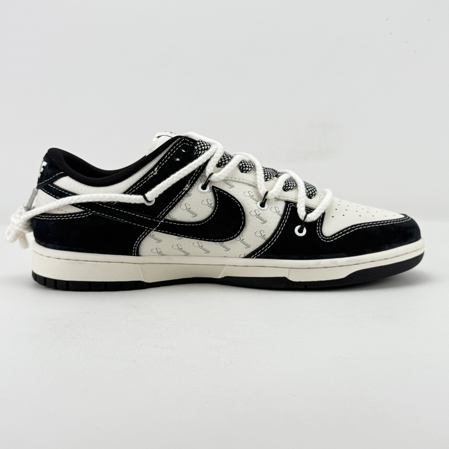 Nike SB Dunk Low Black White