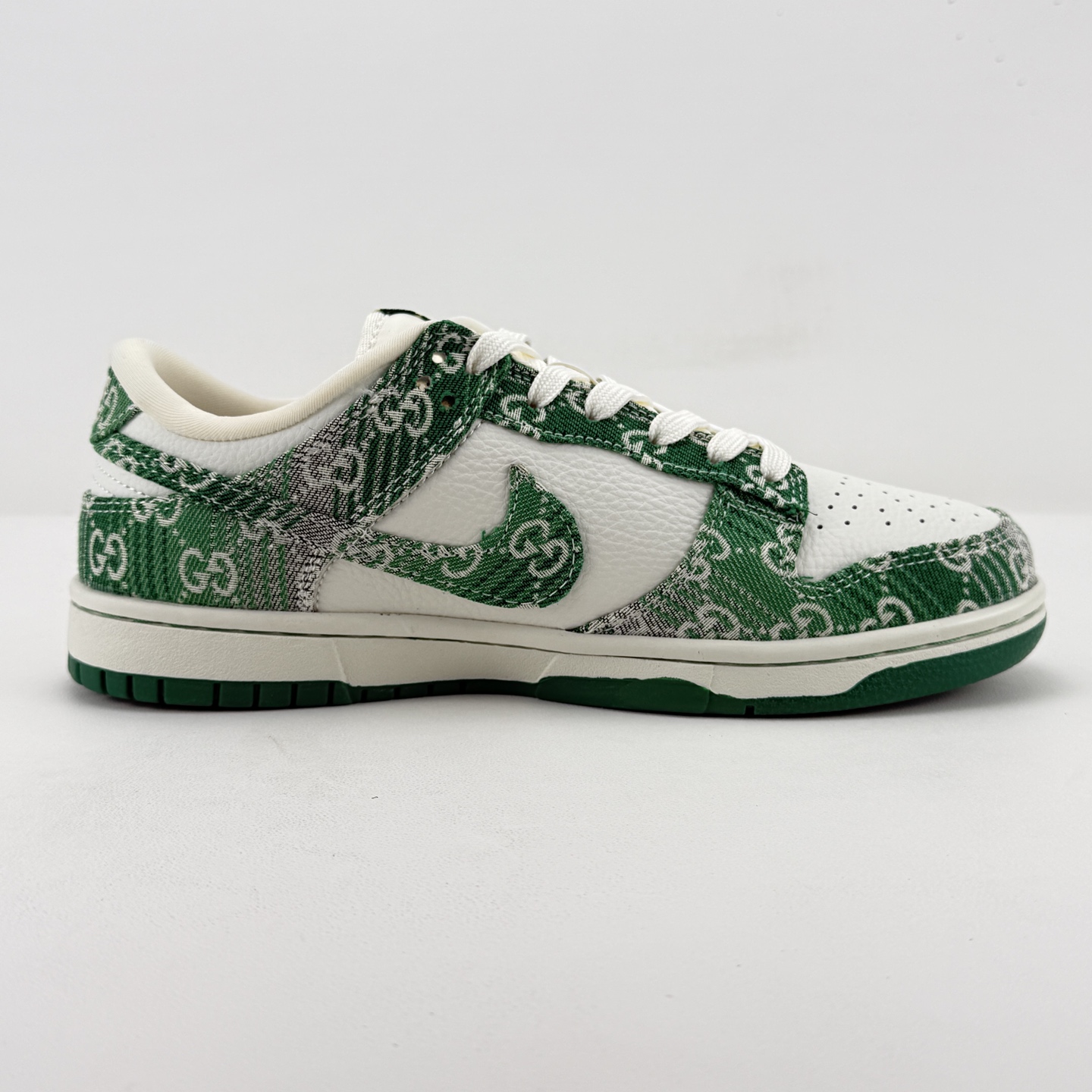 Nike SB Dunk Low Green White