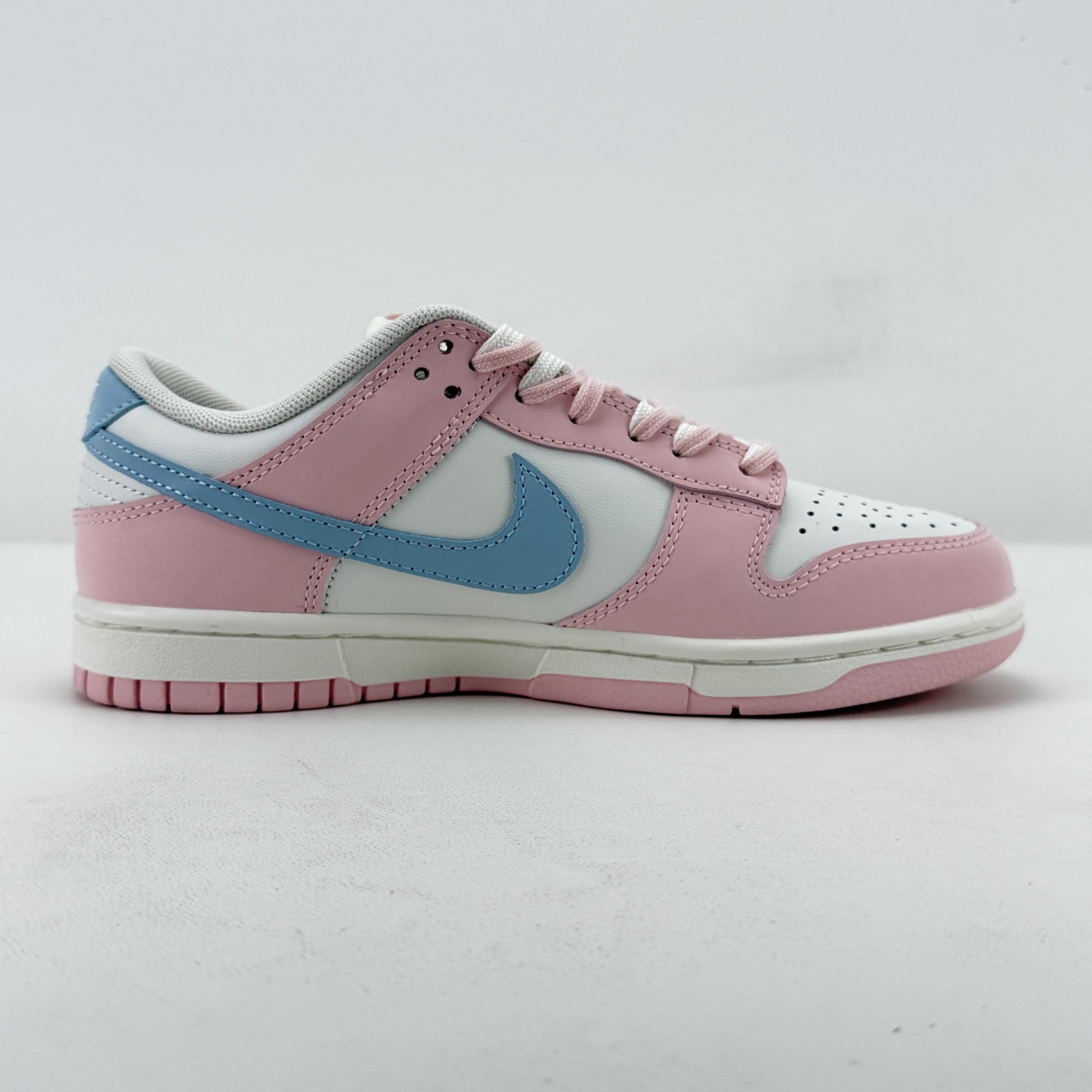 Nike SB Dunk Low Pink Blue