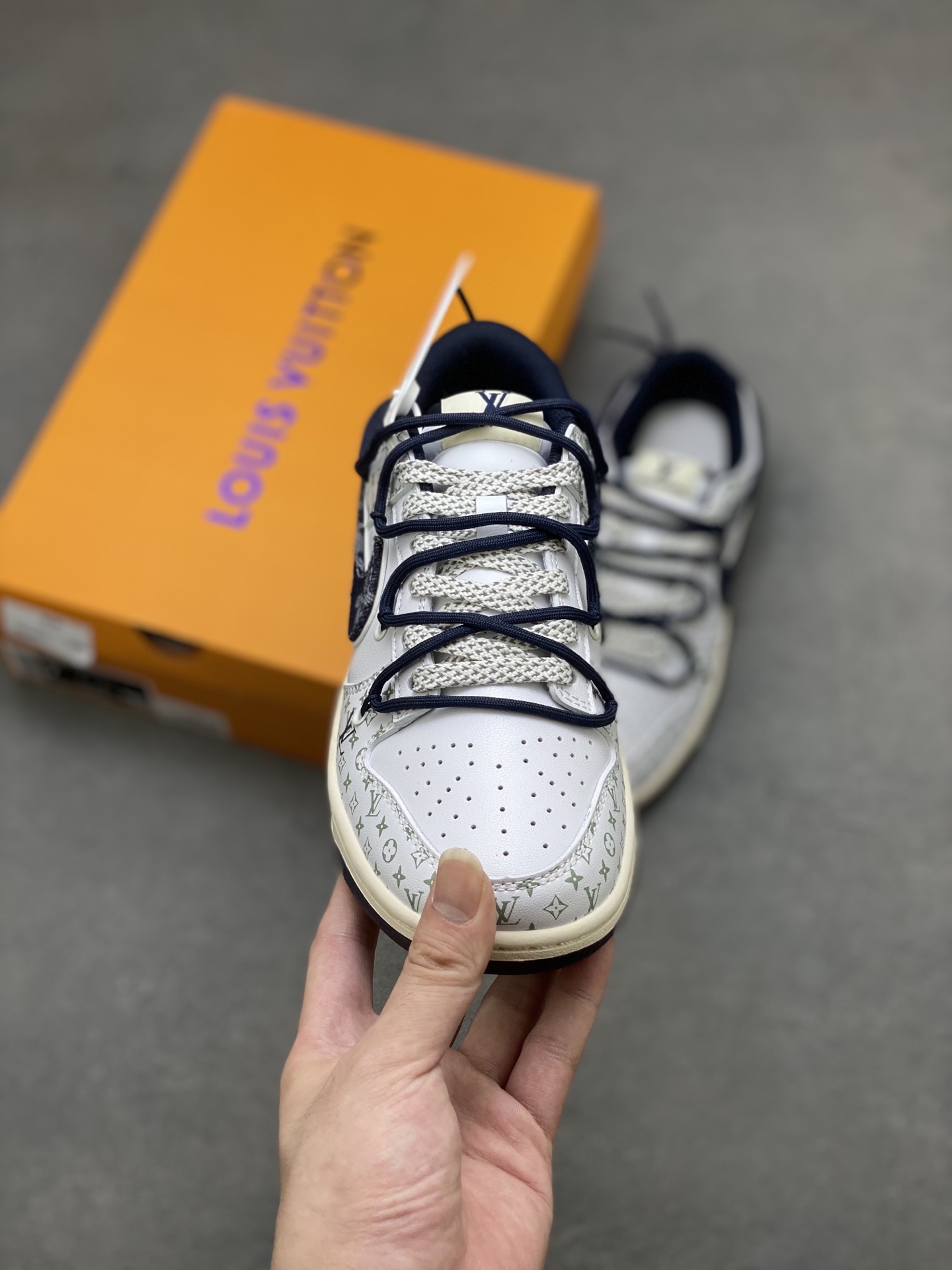 Nike SB Dunk Low White Navy
