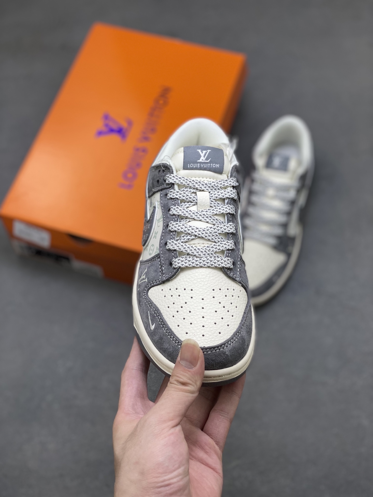 Nike Dunk Low LV Grey