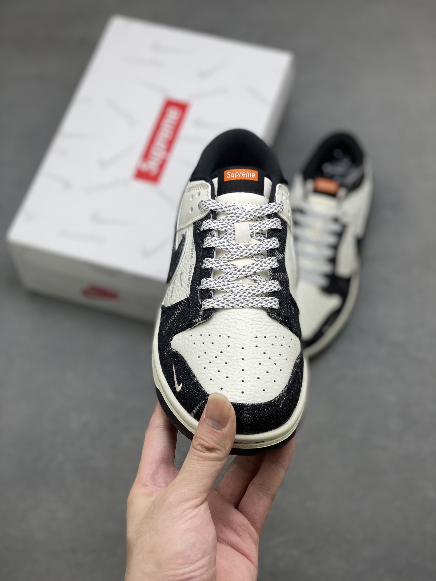Nike SB Dunk Low Black White