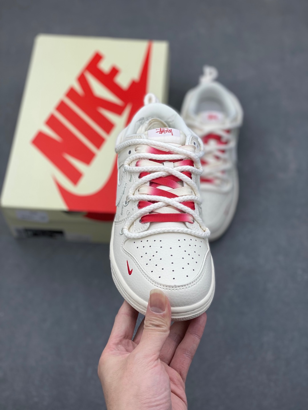 Nike SB Dunk Stussy White Red
