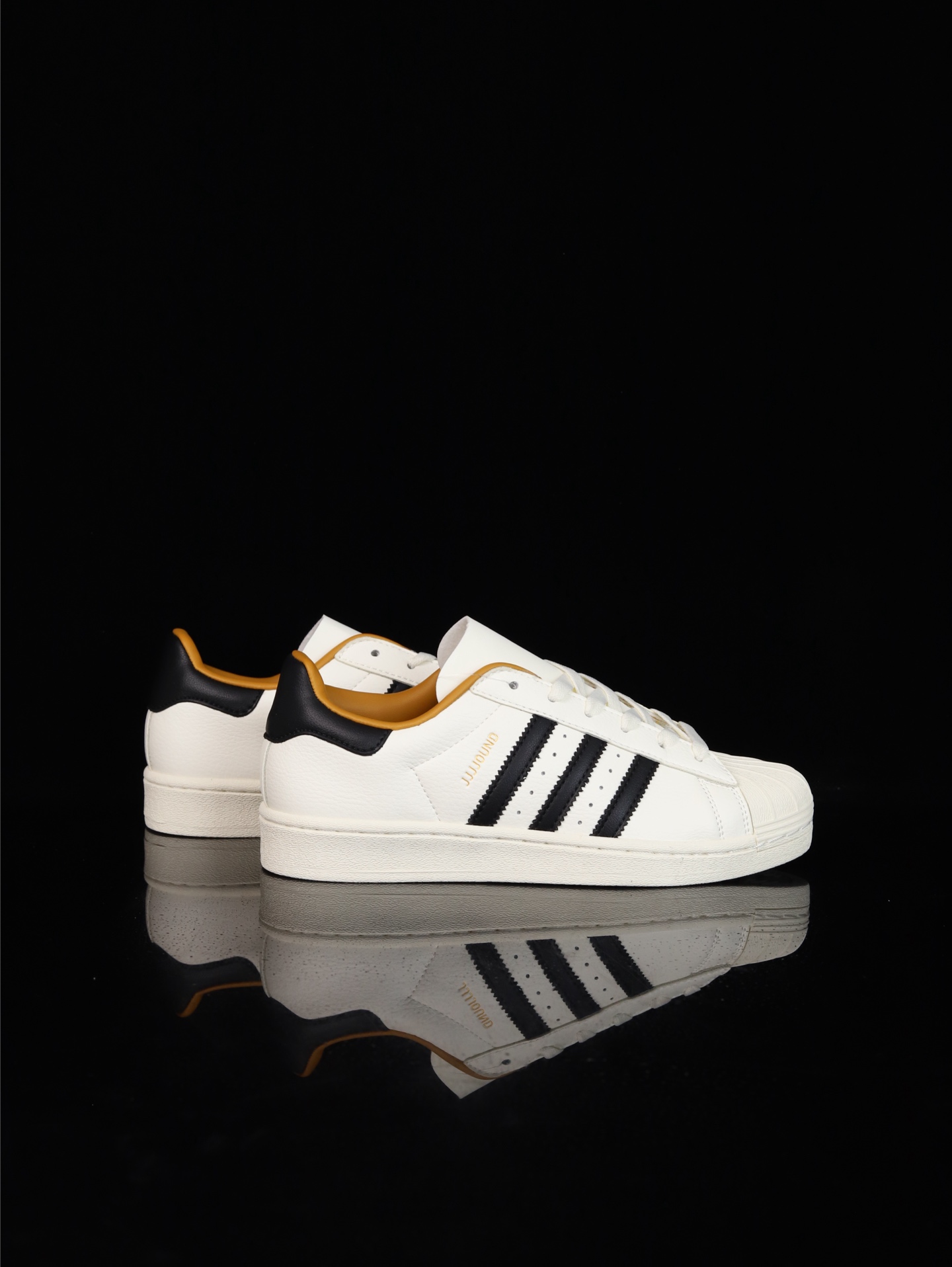 Adidas Superstar Shell-Toe Sneakers White/Black/Tan