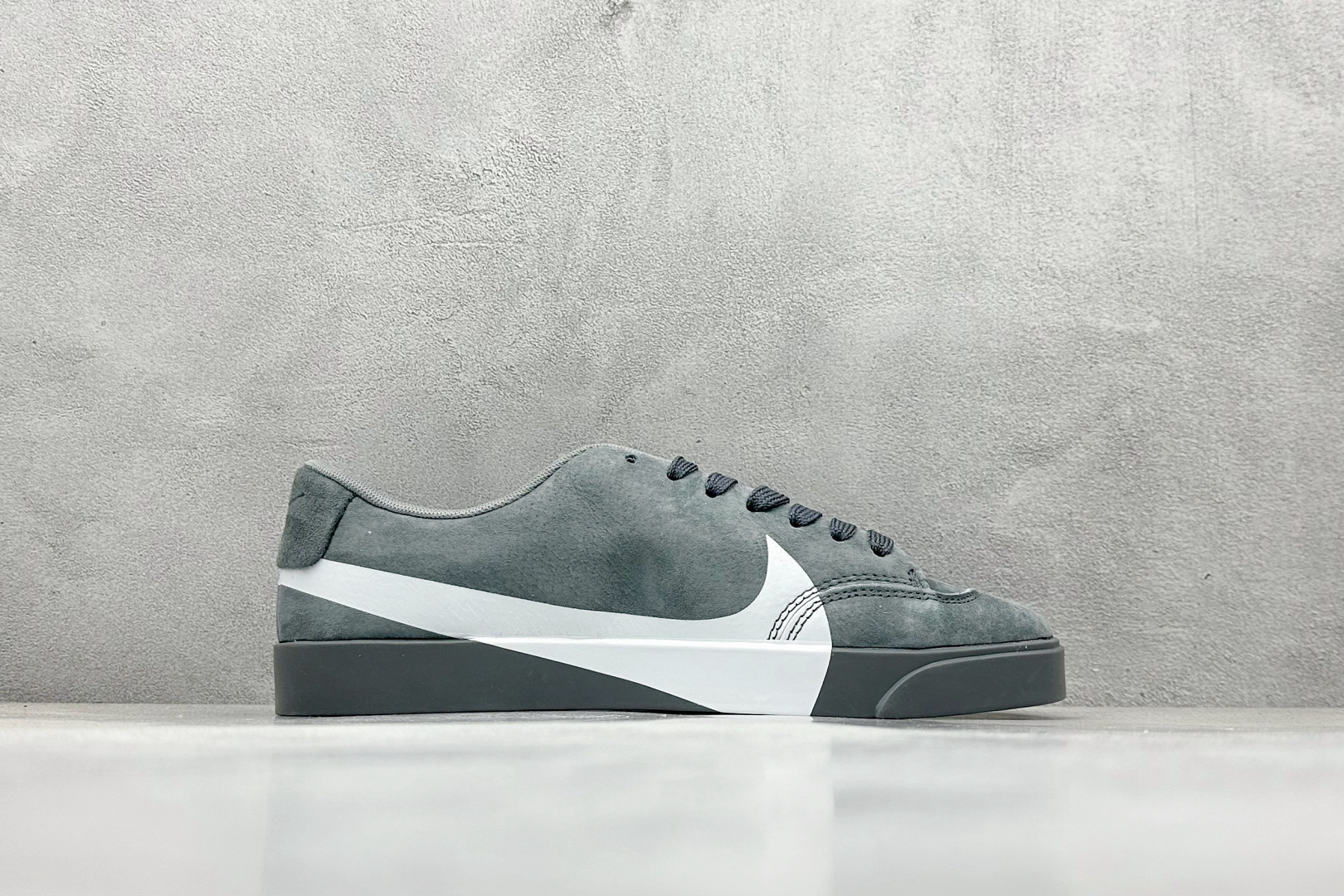 Nike Blazer City Low LX Suede Grey
