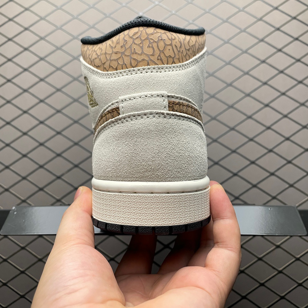 Jordan Air Jordan 1 Mid Suede Sneakers Beige