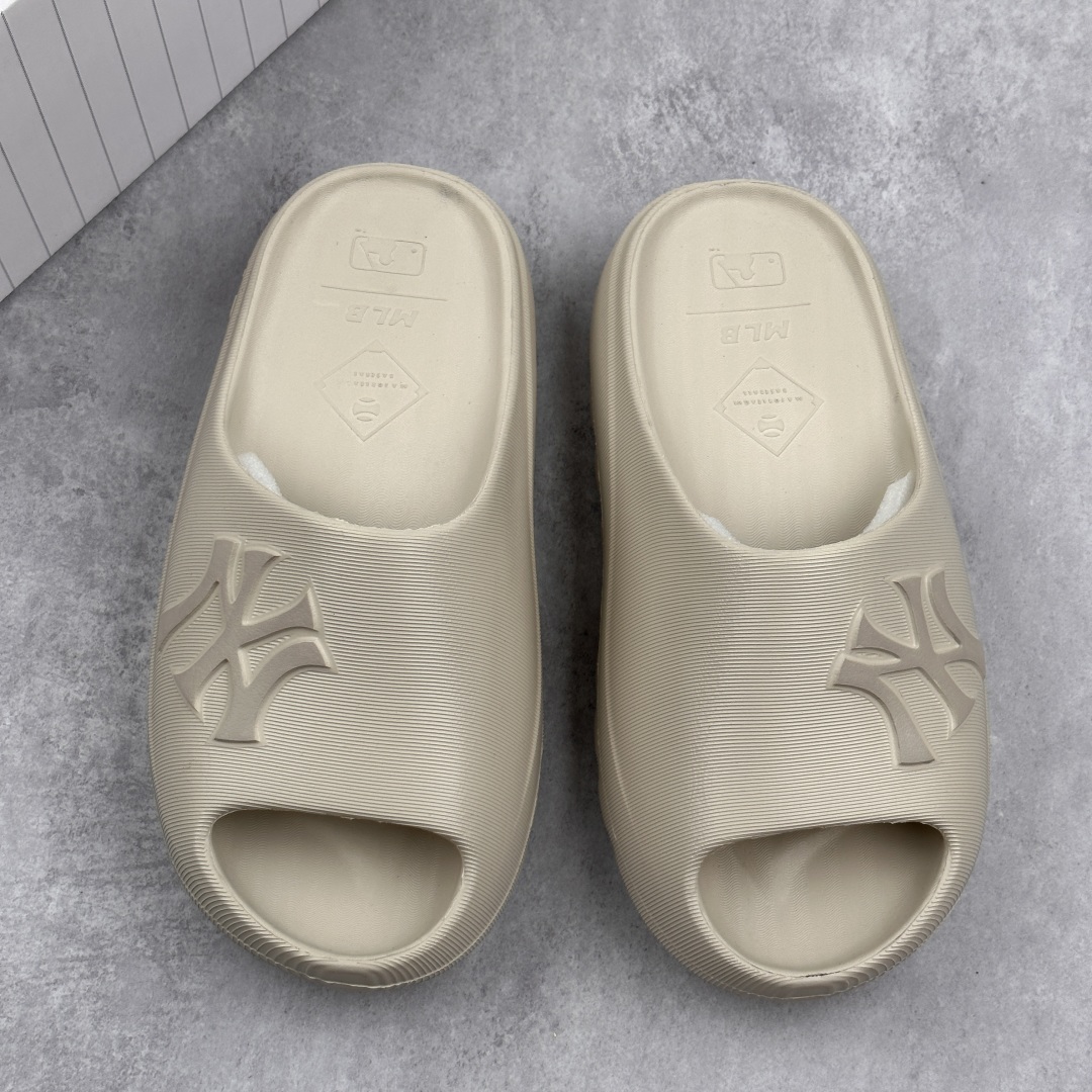 MLB Skier Slide Foam Sandals Beige