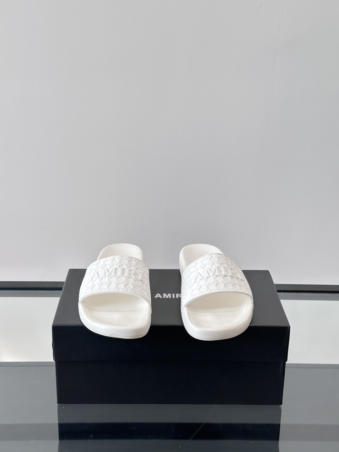 Amiri Embossed Logo Slide Sandals White