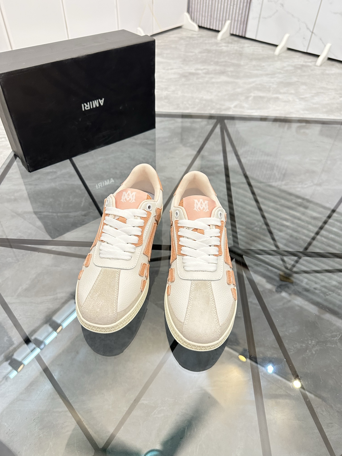 Amiri Low-Top Casual Sneakers White Apricot