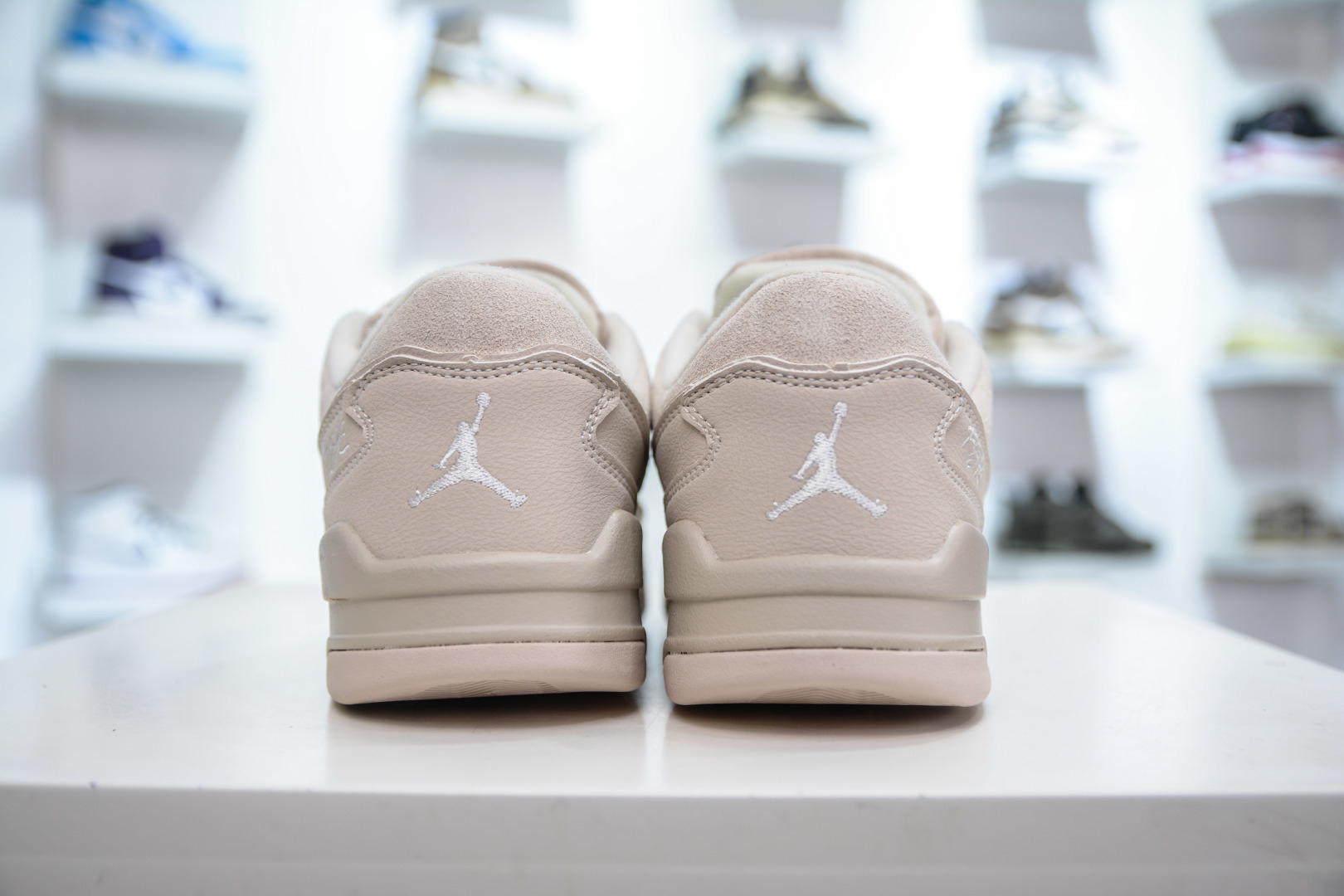 Jordan Flight Court Low Retro Sneaker Beige