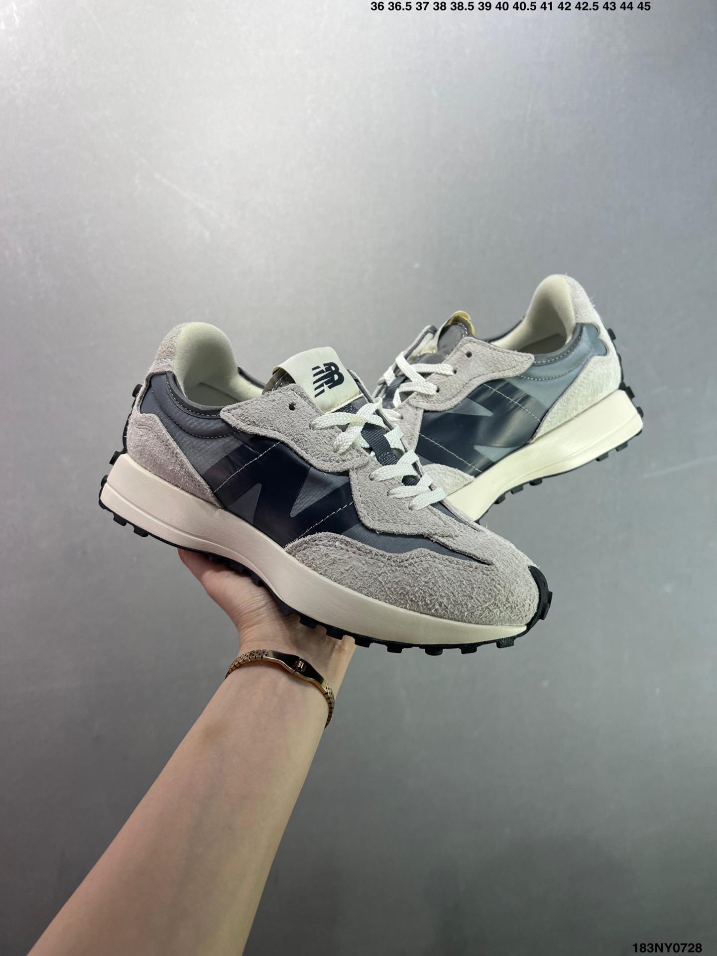 New Balance 327 Retro Runner Sneakers Multicolor