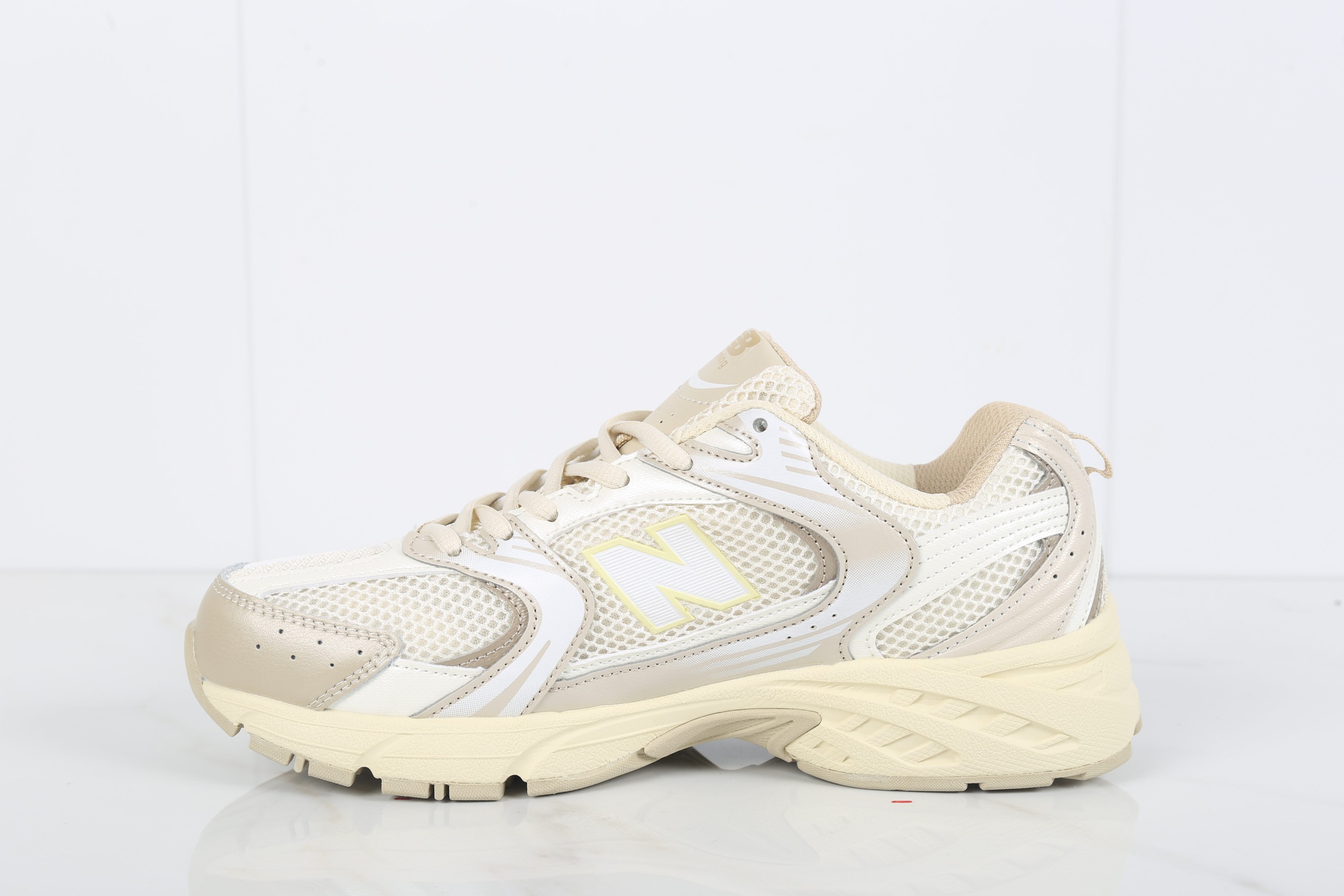 New Balance MR530 Retro Dad Sneakers Beige