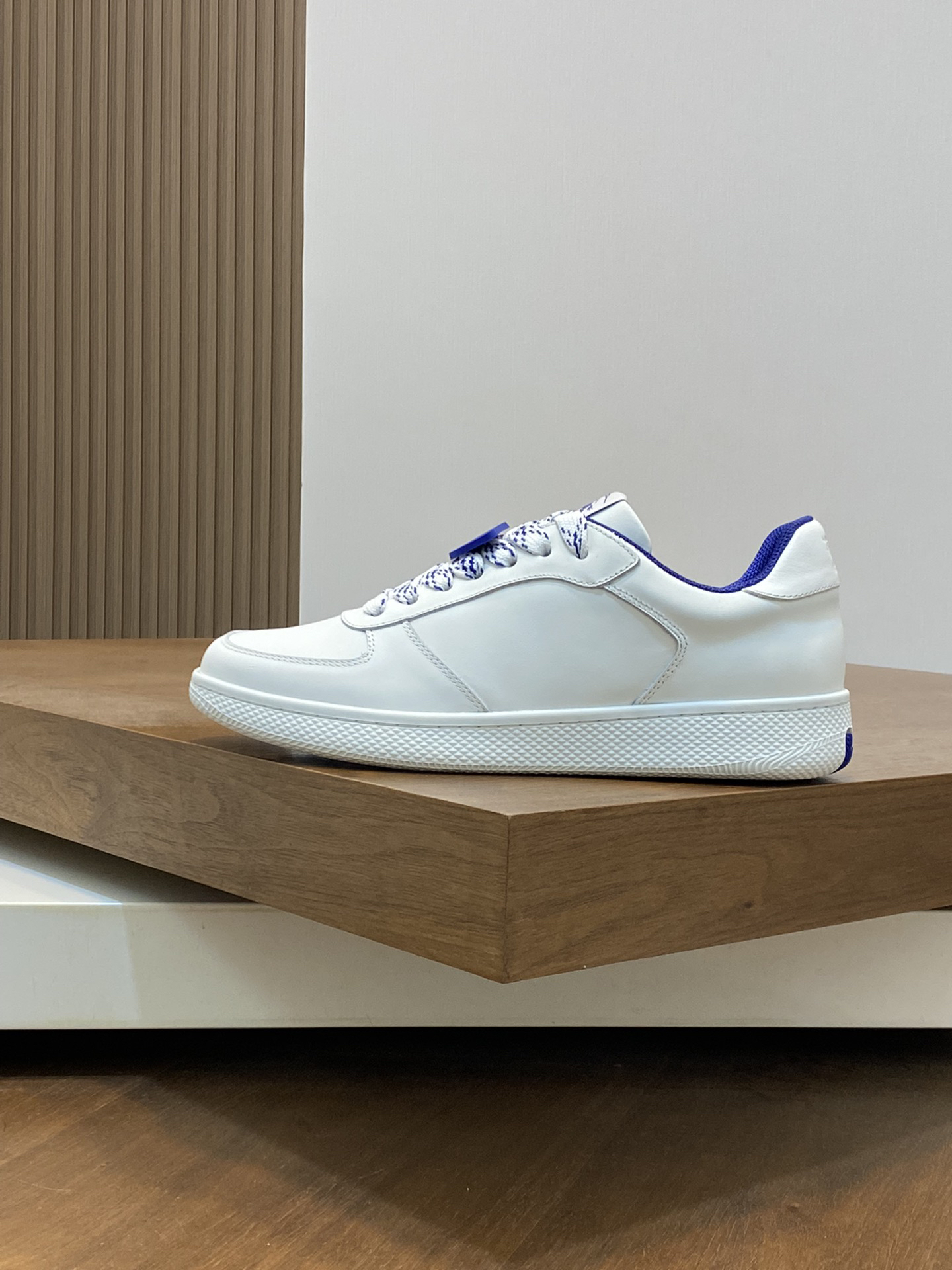 Burberry Leather Sneakers White/Blue