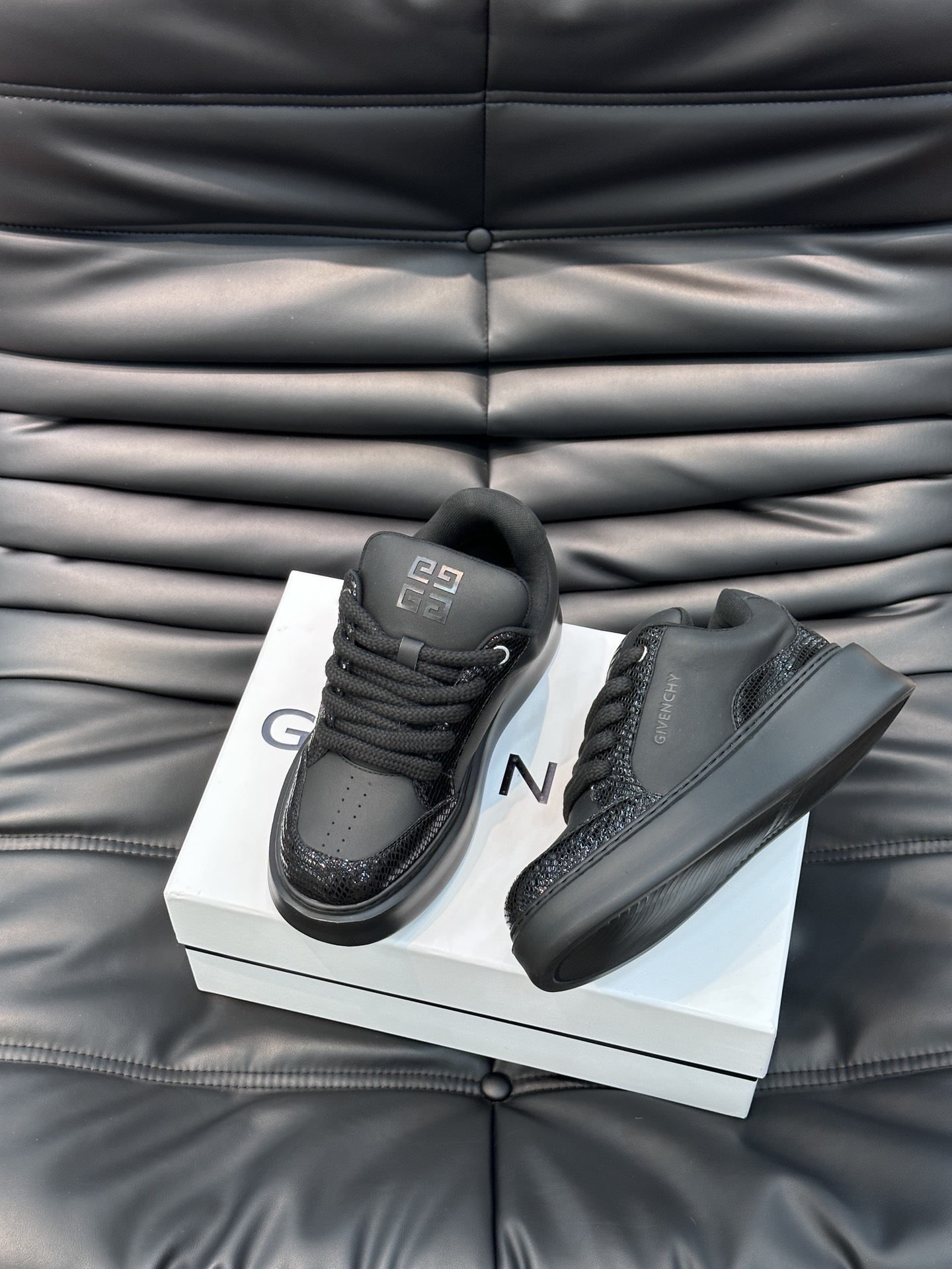 Givenchy Platform Casual Sneakers Black