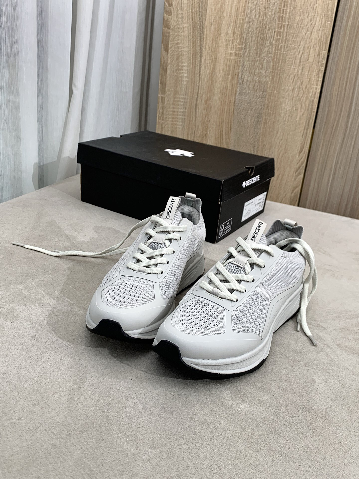 Descente Lavitate II Knit Running Shoes Grey