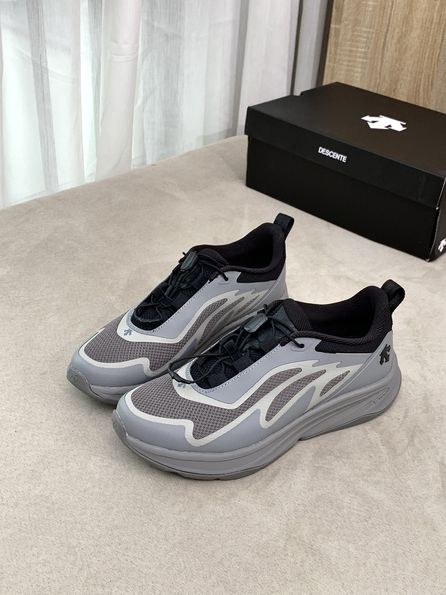 Descente LAVITATE Cushion Run Shoes Grey