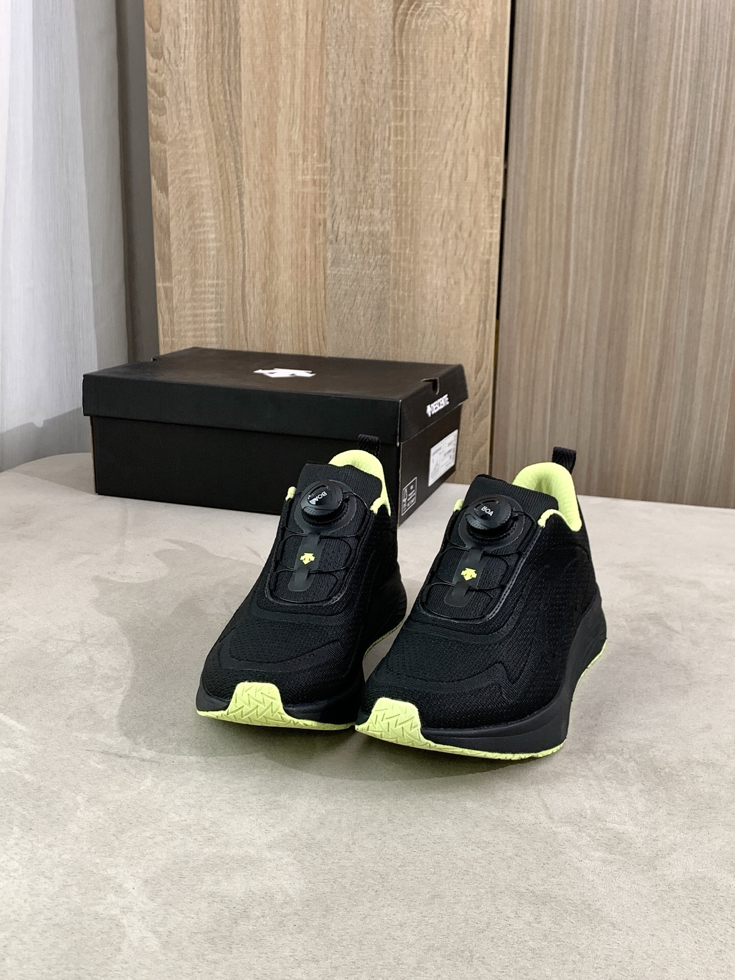 Descente BOA Training Sneakers Black/Neon