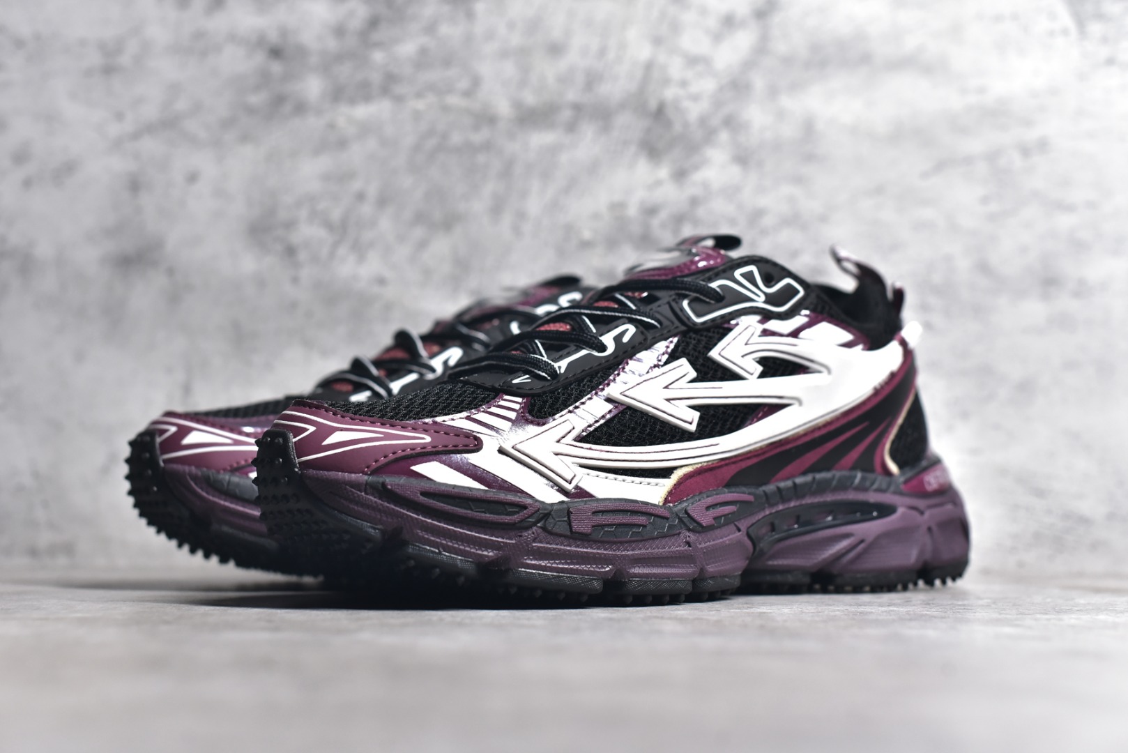 Off-White Arrow Runner Sneakers Purple