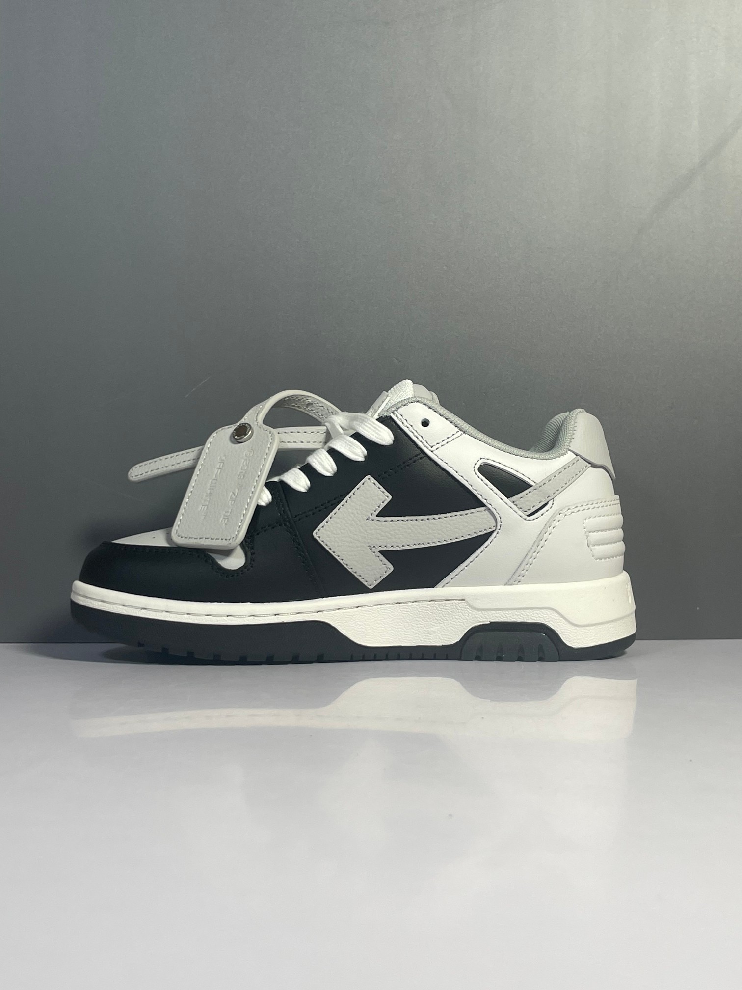 Off-White Out Of Office Low-Top Sneakers Black/White/Grey