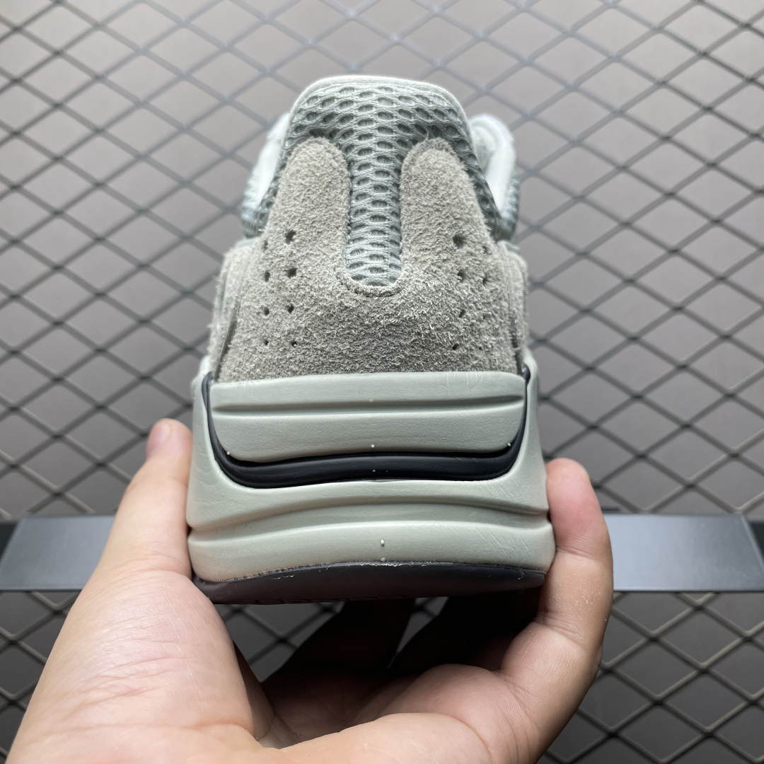 Adidas Yeezy 700 EG7487 Sneaker Grey